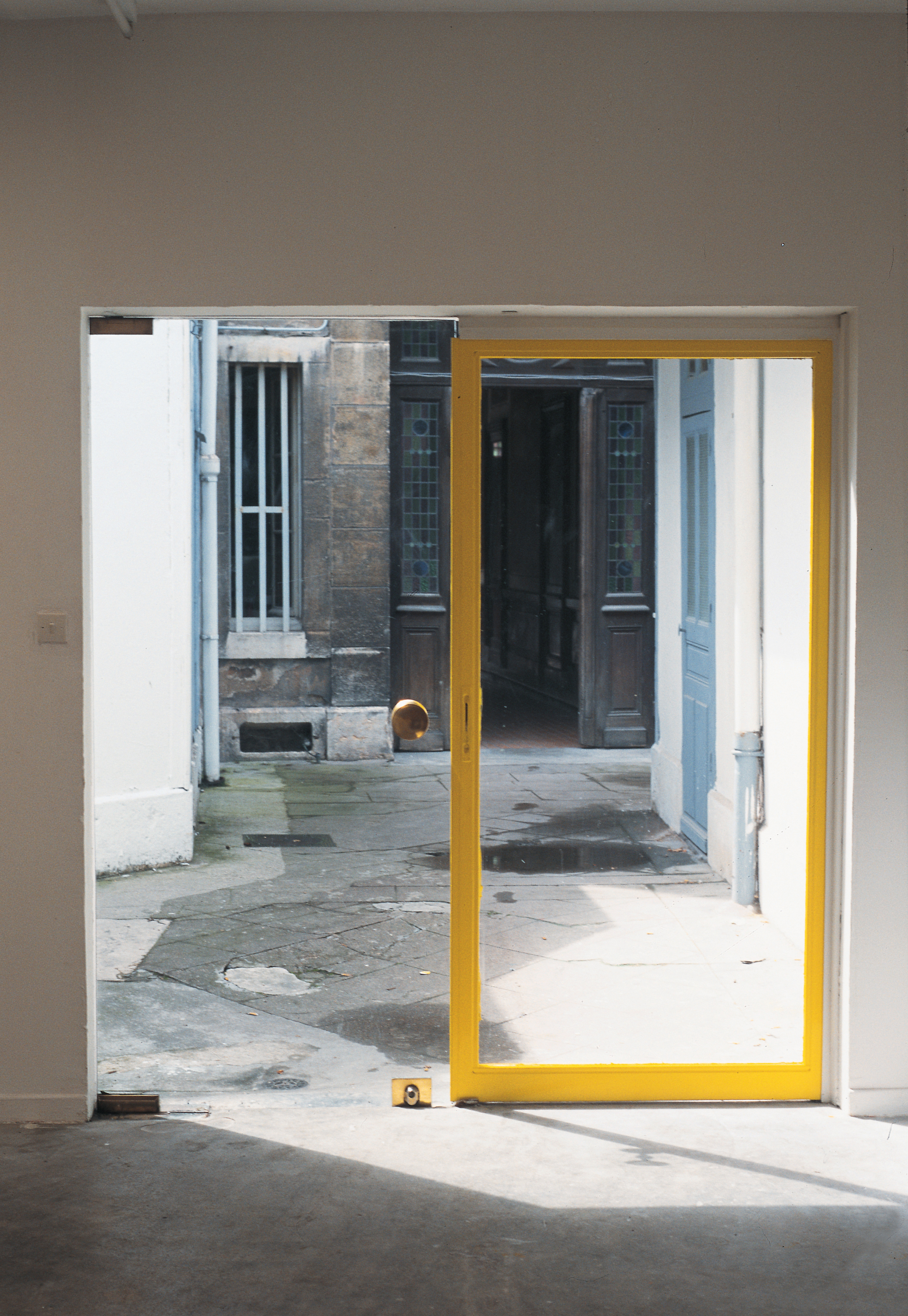 Liam Gillick and Philippe Parreno, Le Labyrinth Moral/The Moral Maze, 1995