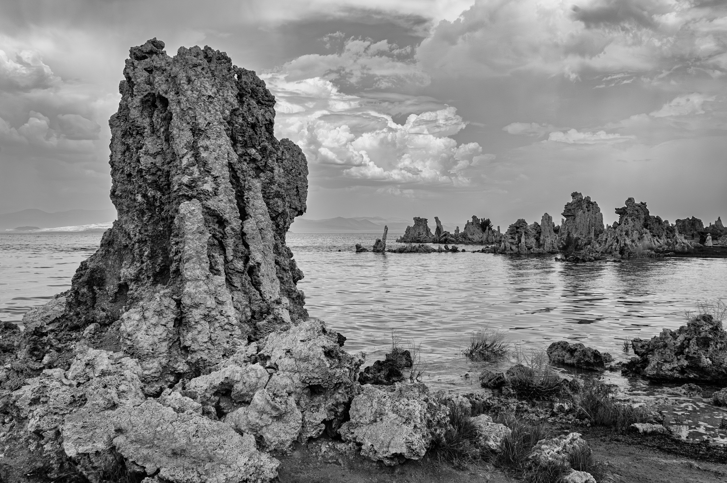 Mono lake, Sierra Nevada en Californie,13 km à l’est du parc du Yosemite. Composé de Tufas, le lac est très chargé en sel. 