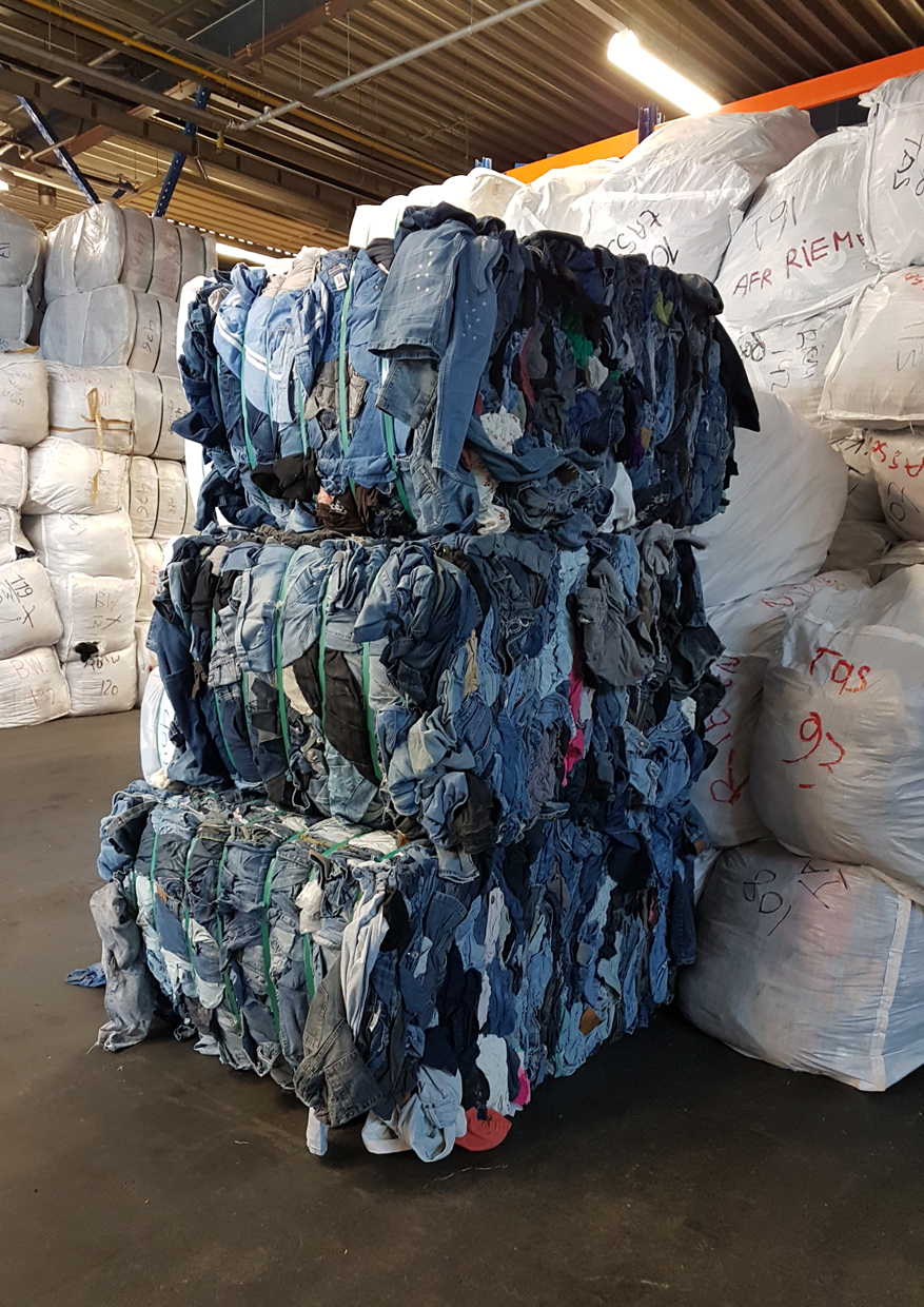 We made Bonne Suits from discarded jeans that we selected (by hand) from Sympany, Utrecht 10.04.2019