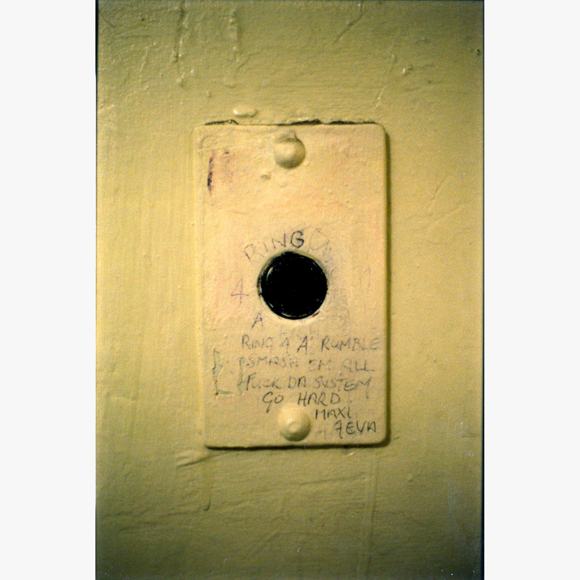 4/6Call button, D Block, Paremoremo, 2000 (000824_005)