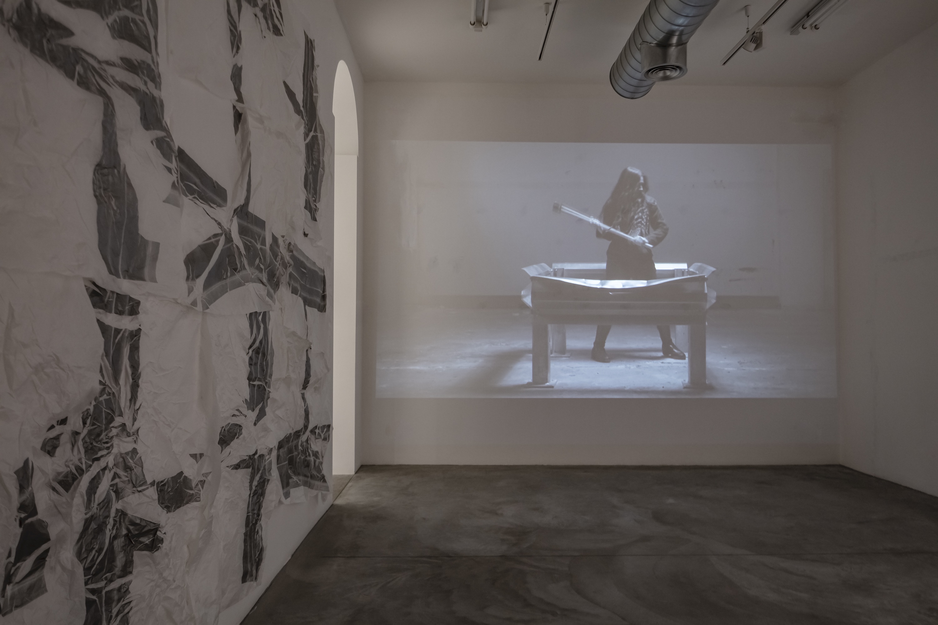 CRASHING THE BOX, 2022videoproiezionevideo projection
