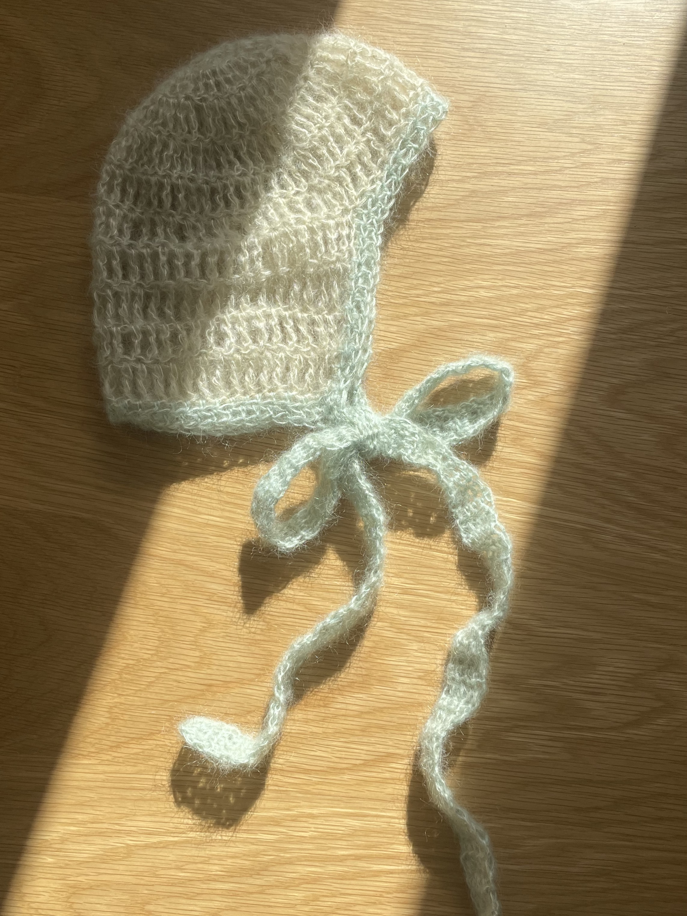Mohair Bonnet