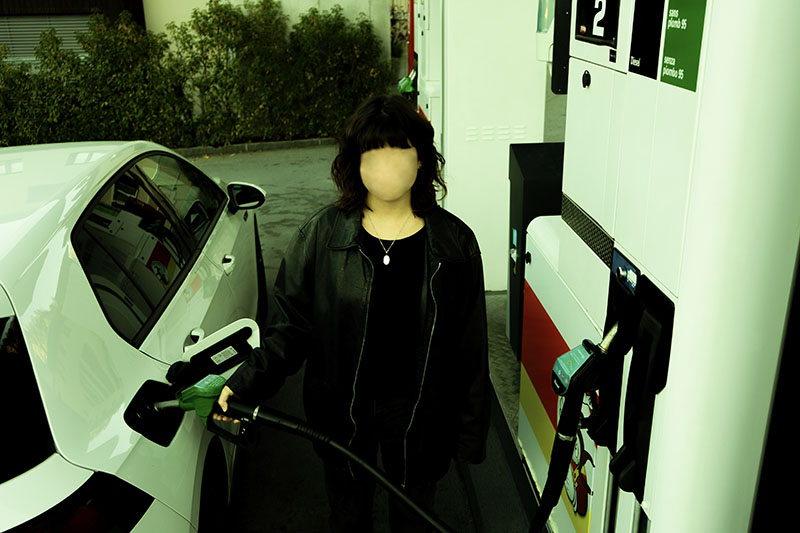 Hier tankt das Unbekannte das Bekannte auf.