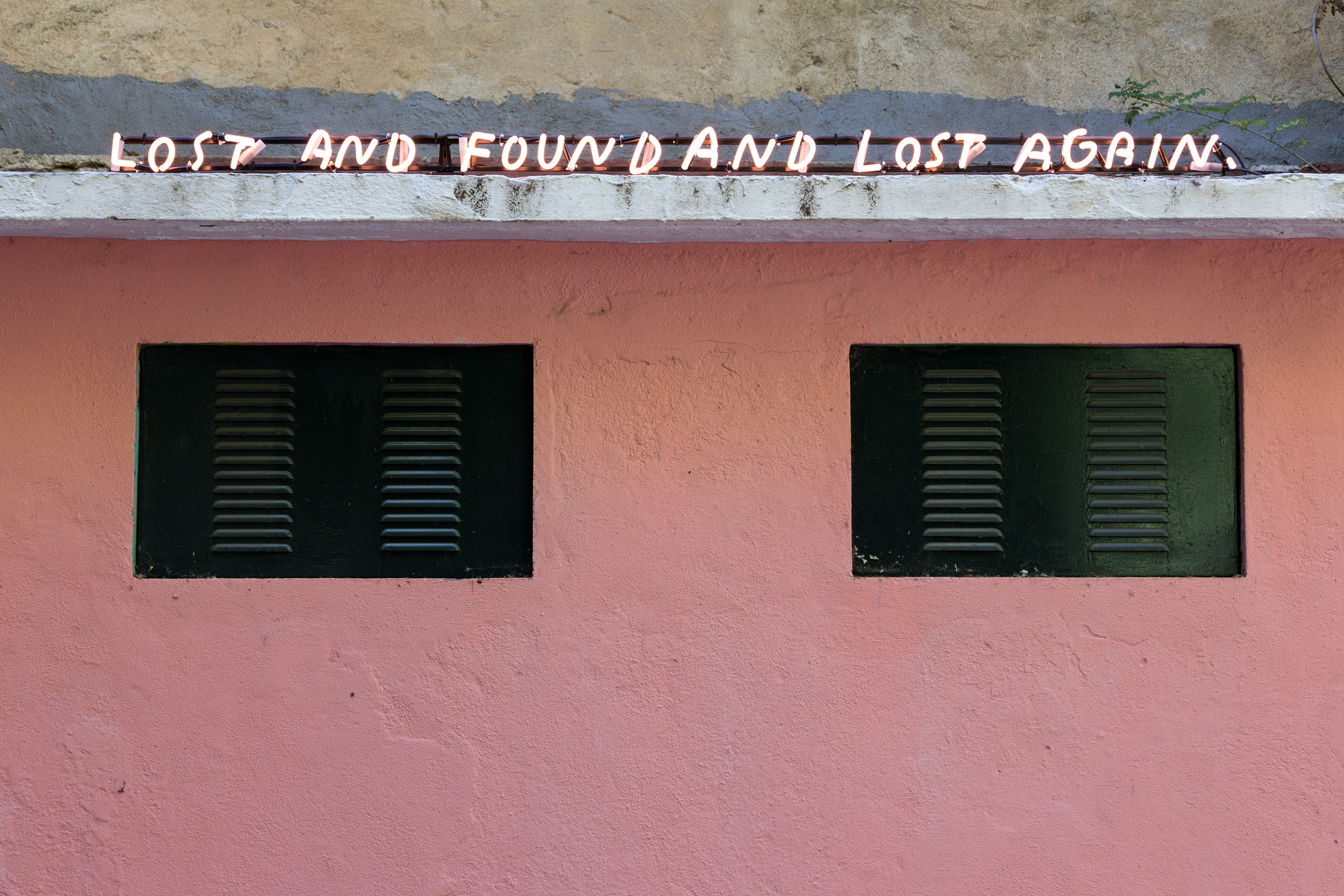 Lost. 2016Neon light10 x 217 x 10 cm