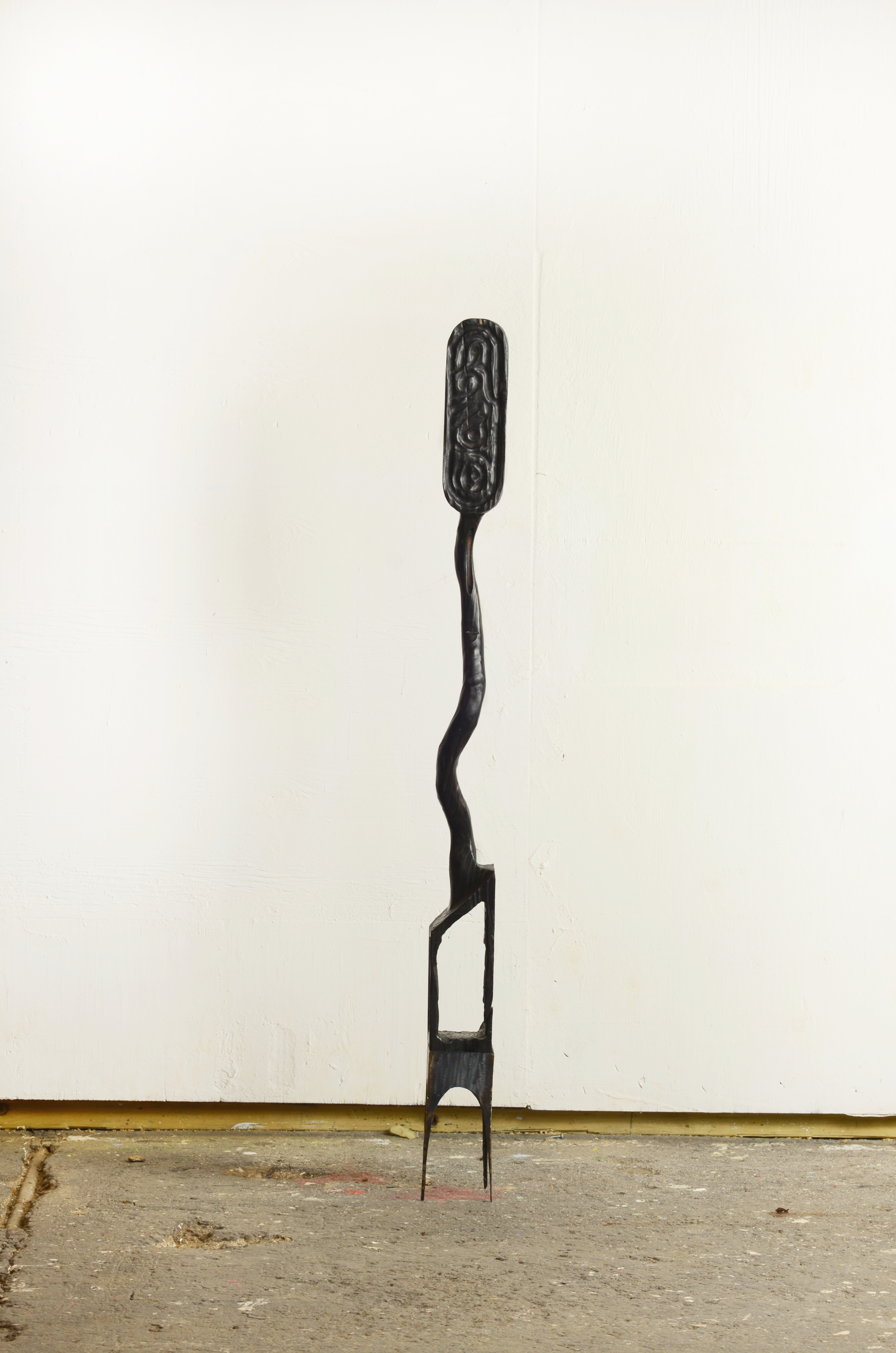 Thrāwan, 2020. Wood, steel. 104cm Milo Kester