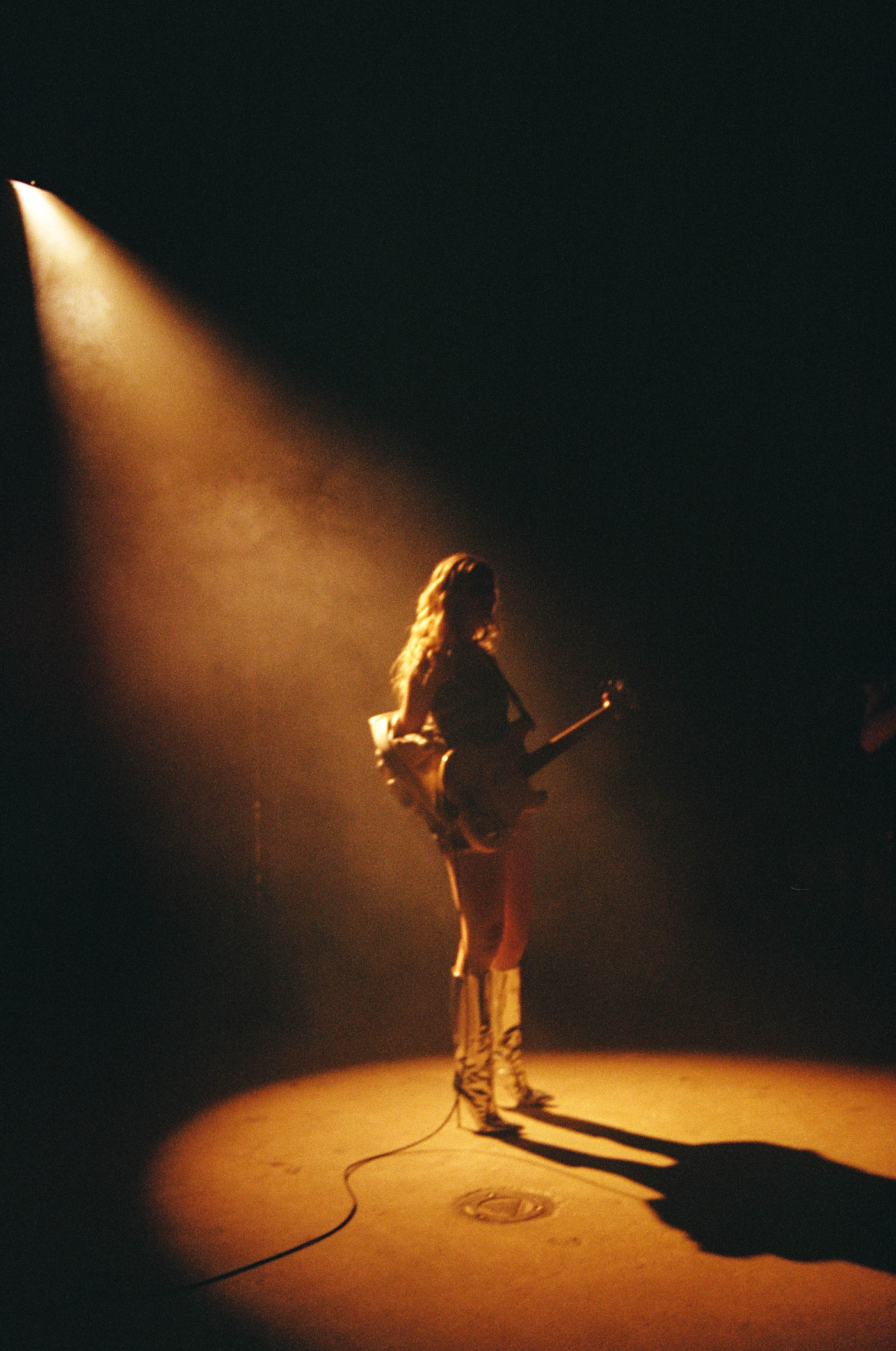 Blu Detiger on the set of Vintage, 2020