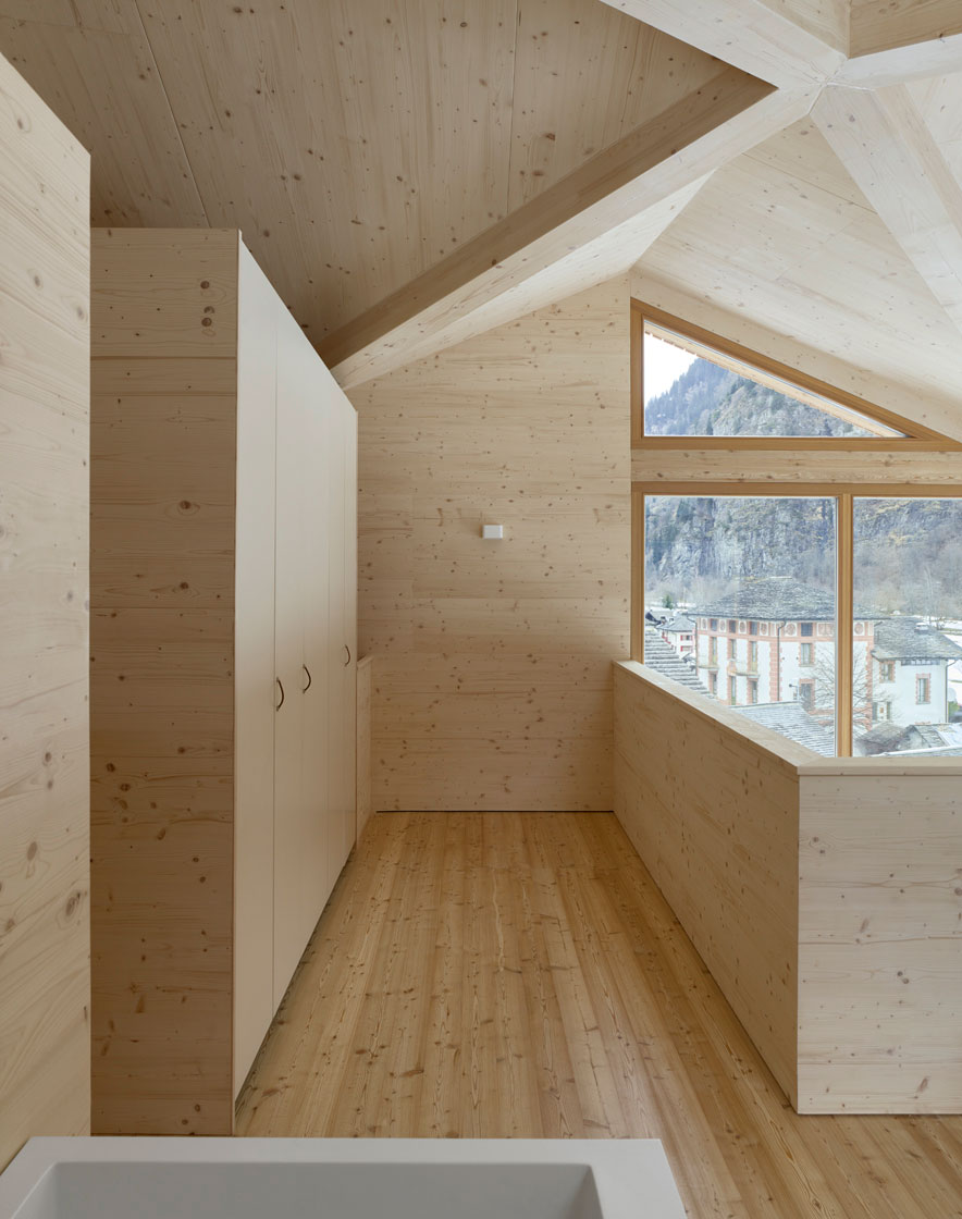 DAVIDE MACULLO ARCHITECTS - SWISS HOUSE XXXV - ROSSA, SWITZERLAND