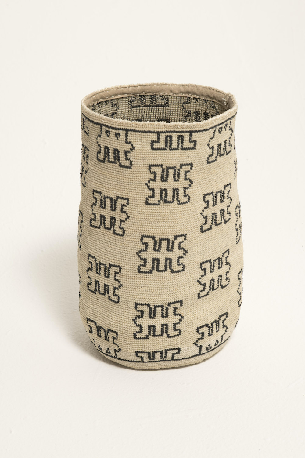 Aggressive Attitude, 2020, Twined waxed linen, 10 x 5 3/4 in. (on loan Hauser & Wirth: Make, LA)(private collection)