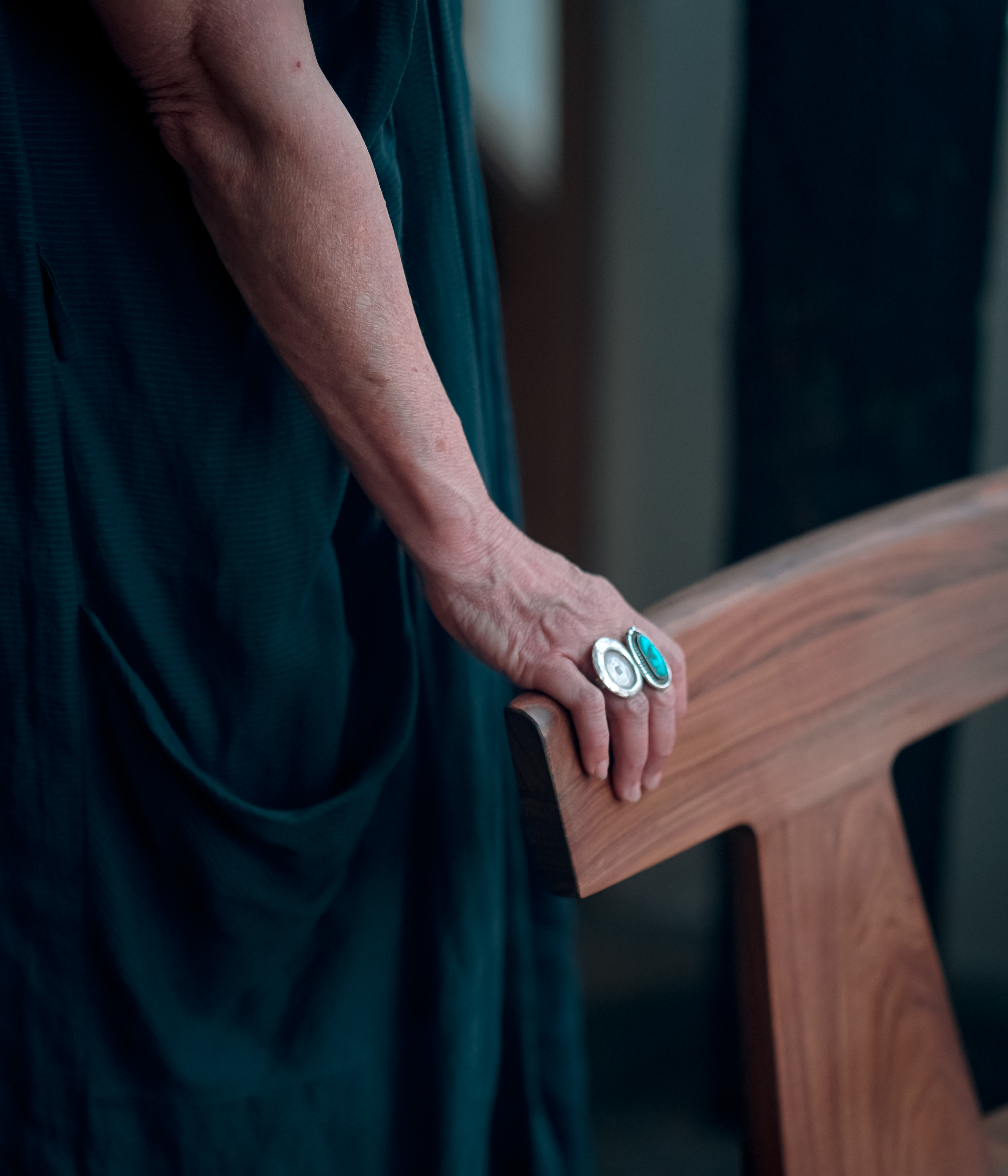 Leslie's personal style compliments the minimal of her own furniture.