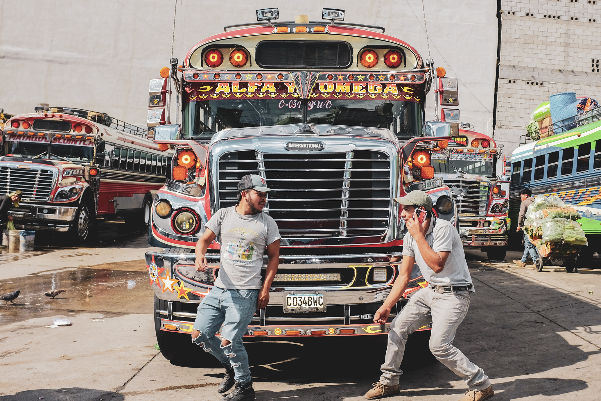 Guatemala Chicken bus Photography by José Enrique Montes Hernandez 