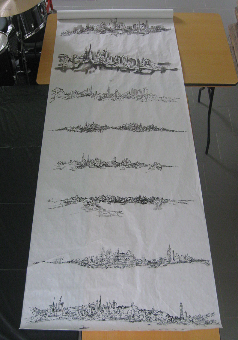 Suite de dessins de ville sur rouleau, 2013. Résidence à Lizière, France.