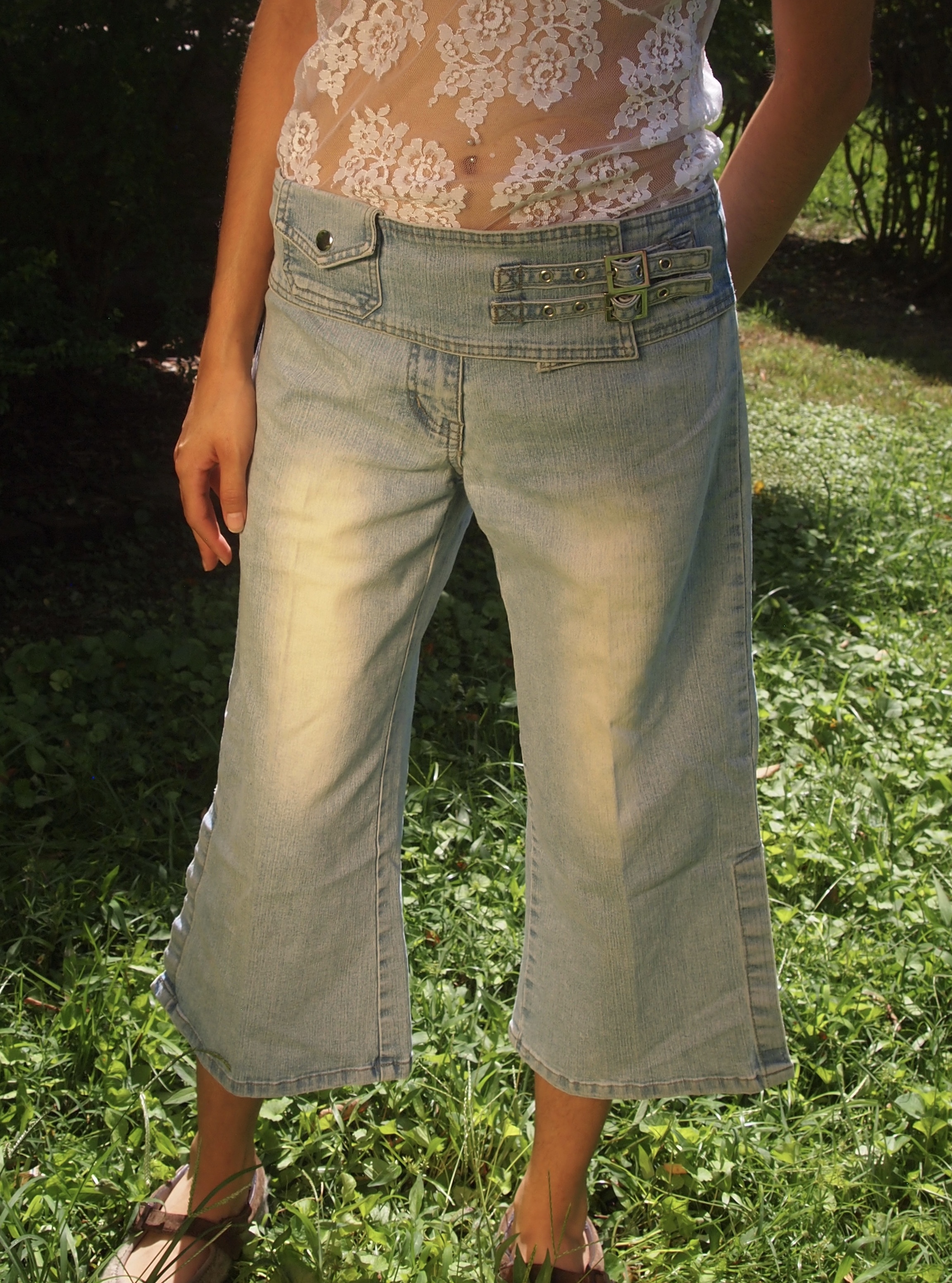 90s Crest Jeans Washed Denim Capris - 𝓈𝑜𝓁𝒹