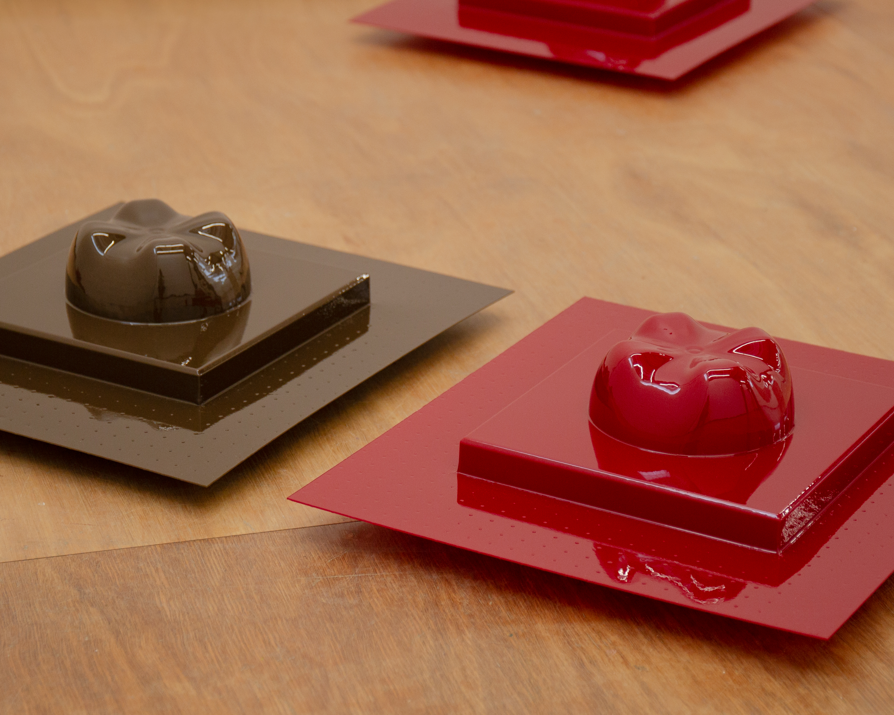 Figures (series), PETG, acrylic, 2025. VCA Graduate Exhibition, Melbourne. Photography by Costa Virtanen.