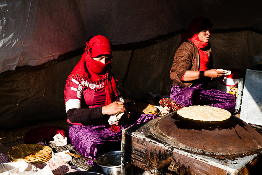 D&eacute;cembre 2014. Mont Shengal, r&eacute;fugi&eacute;es Ezidies au sommet de la montagne suite &agrave; l'attaque de l'EI.