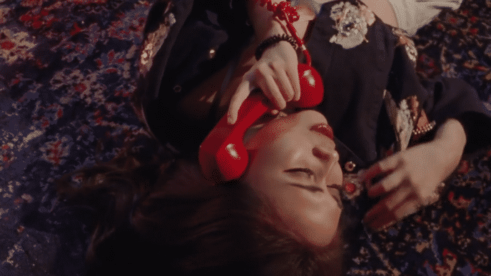 NIKI - I LIKE U (Official Music Video)