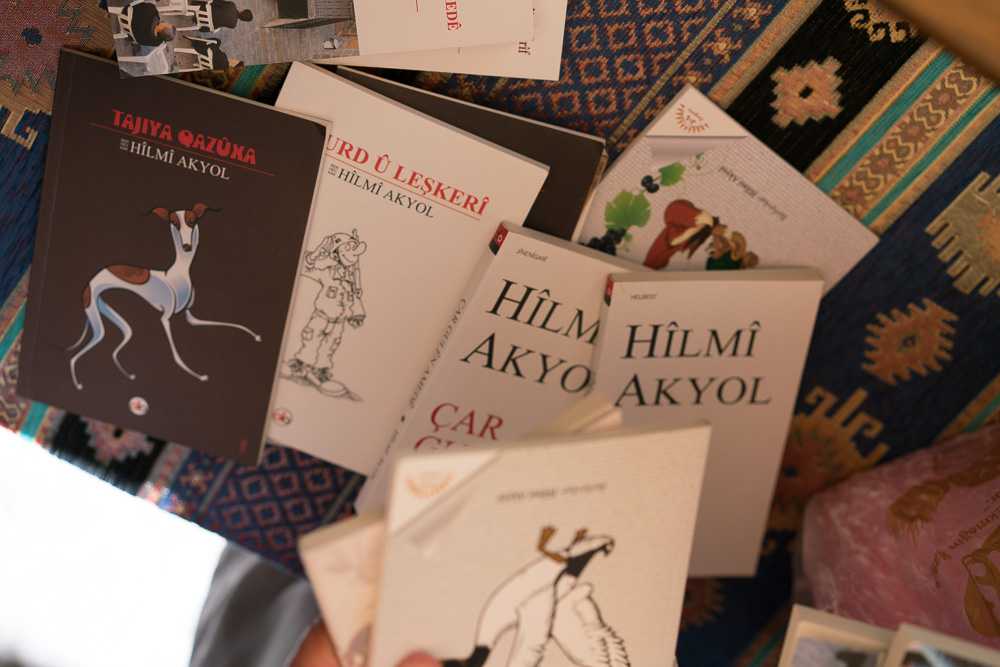 Litt&eacute;rature kurde. Longtemps censur&eacute;e, la litt&eacute;rature kurde est au coeur d'un combat pour la survie de la langue.