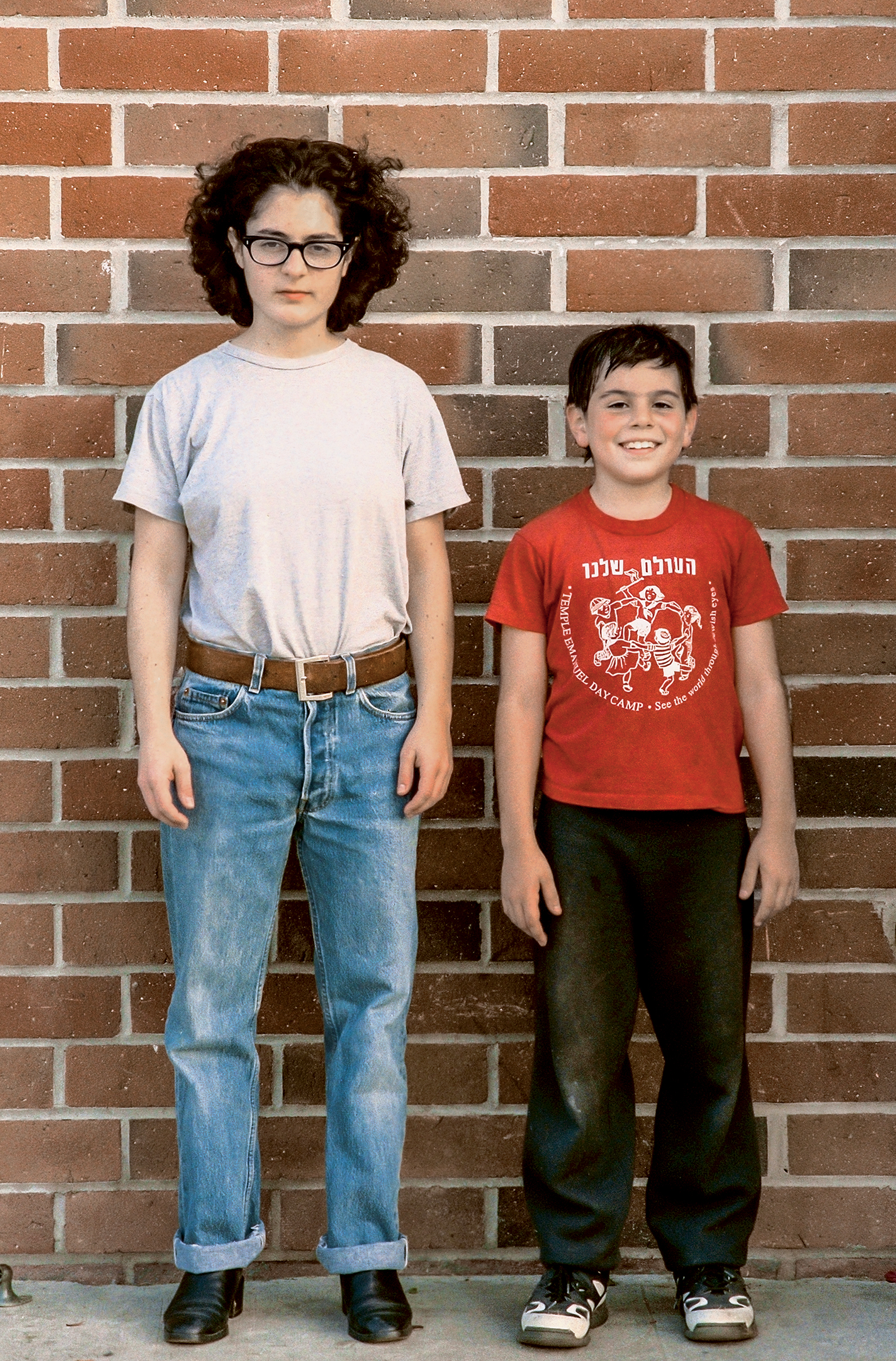 Self-Portrait with Kid, Poinsettia Community Recreation Center, Hollywood (1), 1995. C-print; 13 &frac14; &times; 9 inches