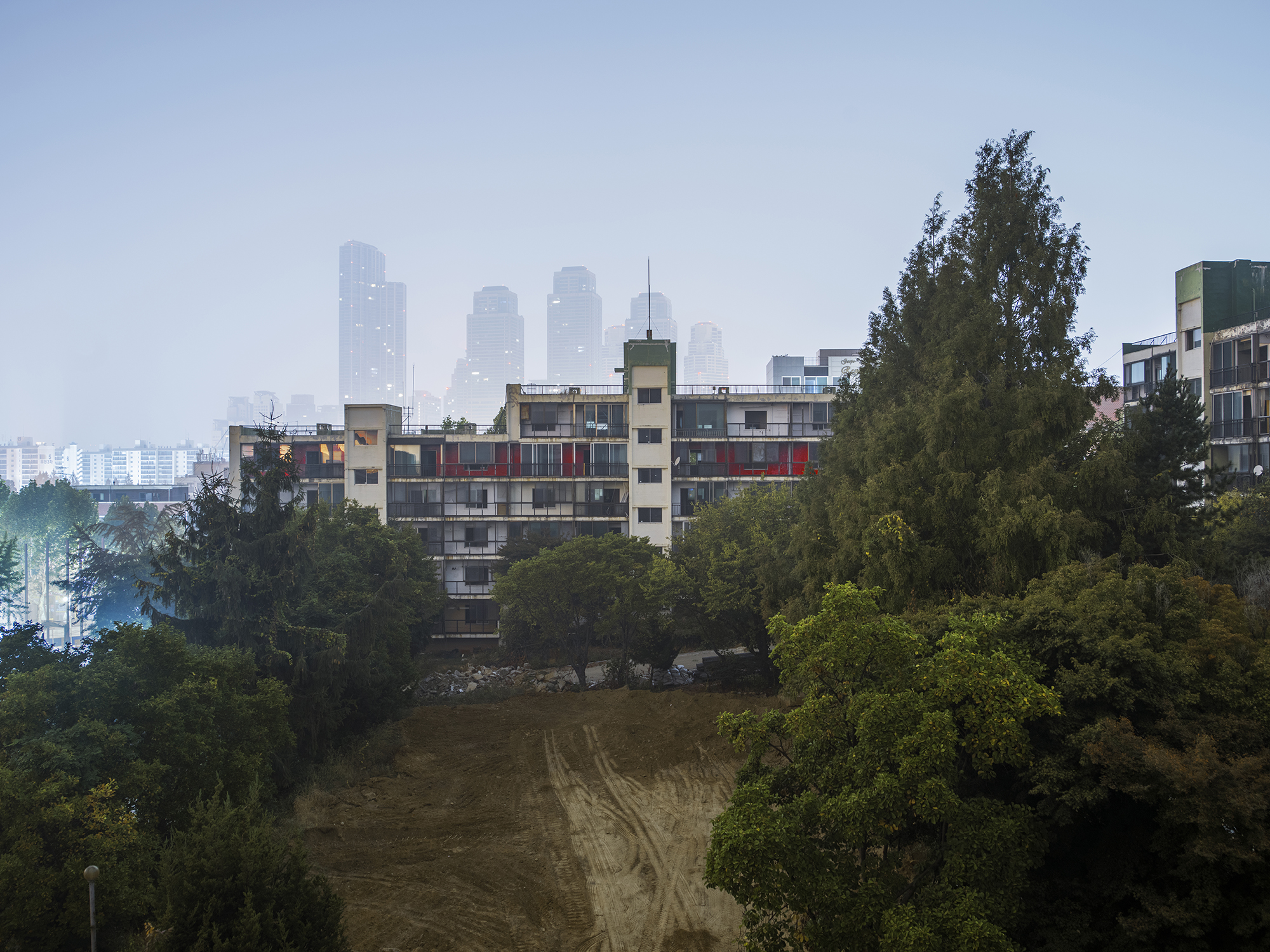 Reconstruction Site 1_pigment print_140x180cm_2015