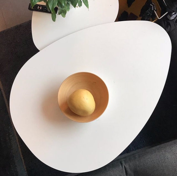 Gyngestol og sportsshorts