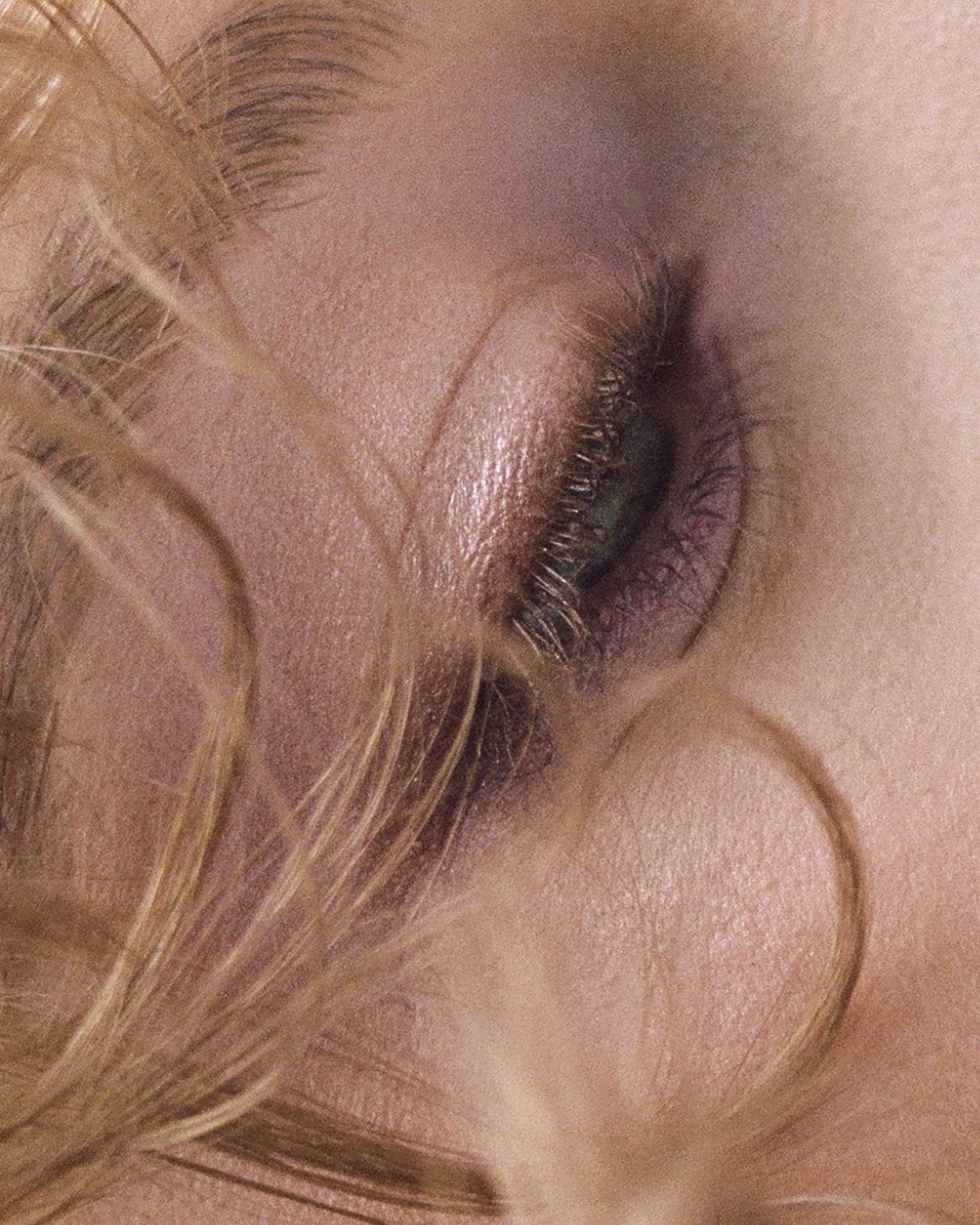 Ph. Julia Champeau/ Make Up Peter Philips/ Style Marie-Therese Haustein/ Set Mila Taylor-Young/ In Collaboration with Baron&Baron