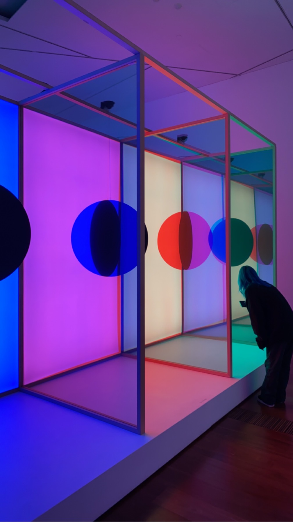 &lsquo;Pepper&rsquo;s ghost effect, circles, 4 variations&rsquo;