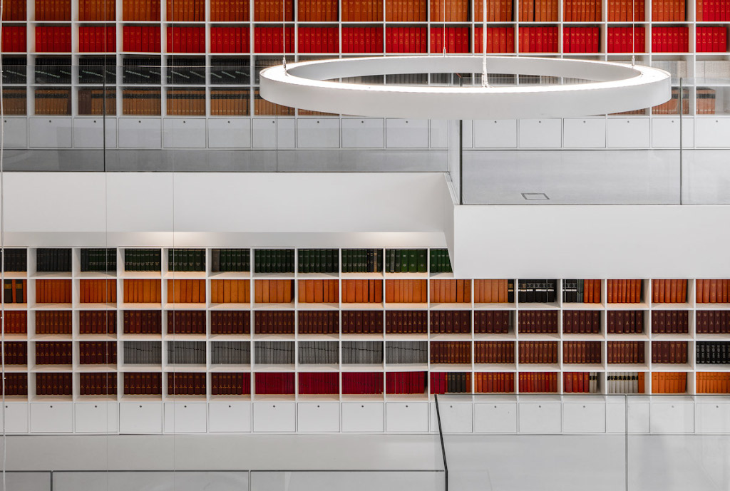 12/06/2020 - PUBLICATIONChroniques d'architecture raconte l'Institut des Sciences Moléculaires d'Orsay, fruit de notre belle collaboration avec KAAN Architecten 