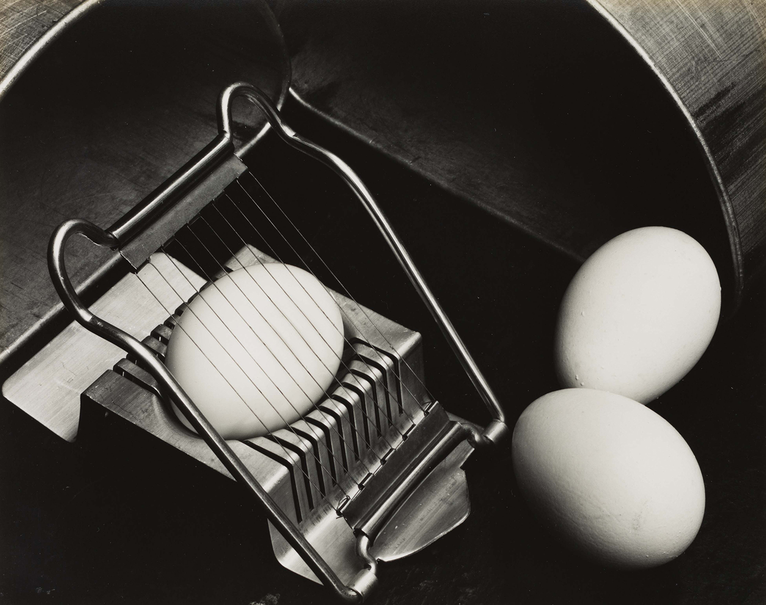 © Edward WESTON Eggs and Slicer, 1930 © Center for Creative Photography, Arizona Board of Regents_Edward Weston, Adagp, Paris, 2025 Courtesy Wilson Centre for Photography