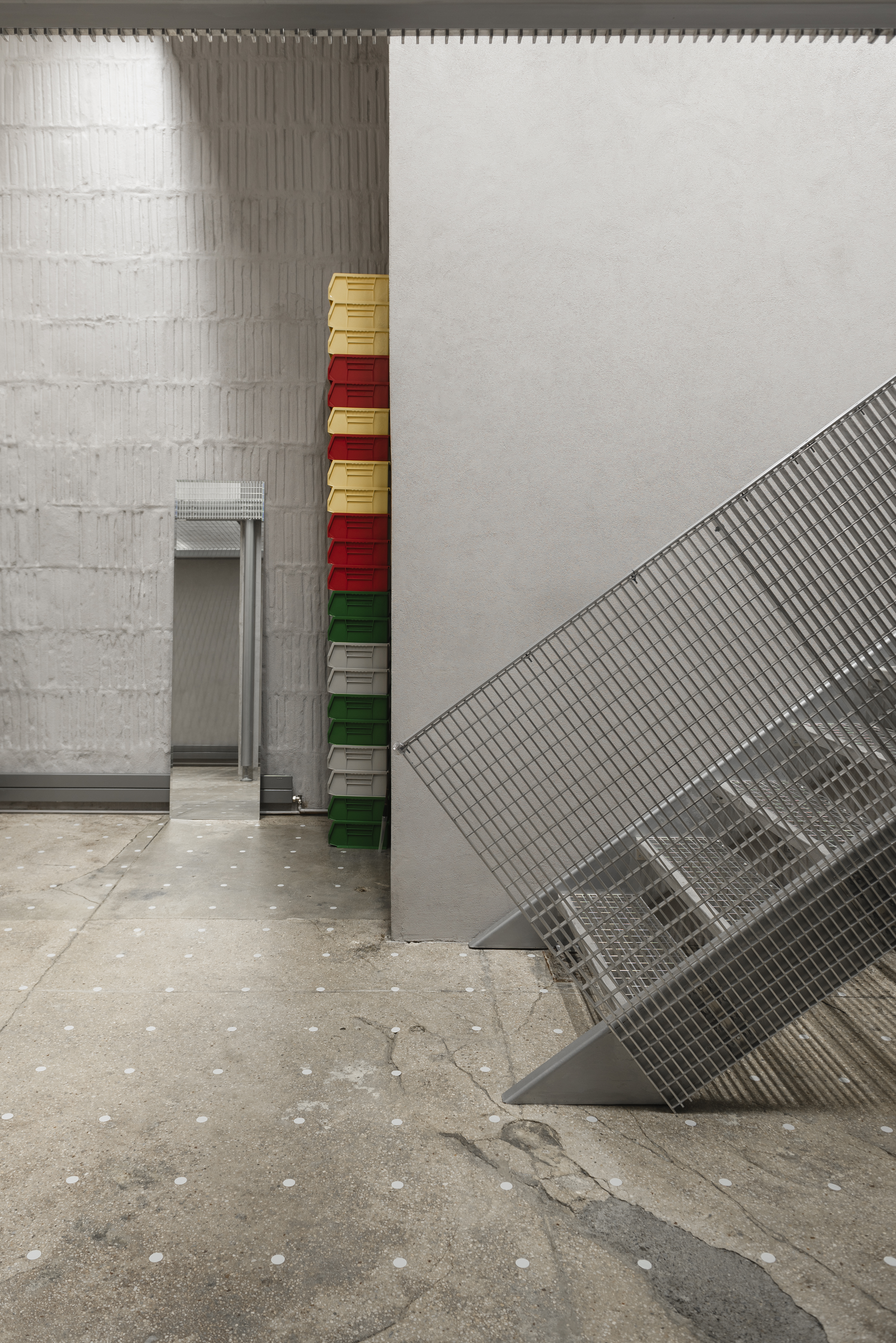 YVES YANG GALLERY - MOS