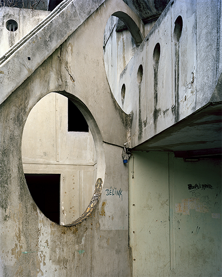 Cité des Poètes - Cité Desnos / Pierreffite Sur Seine Paris 2009 - 2010.  Cité Desnos # 053_2010 Edition: 3 numbered copies + 2 AP Inkjet print pigmentaries Fine Art 130 x105 cm.