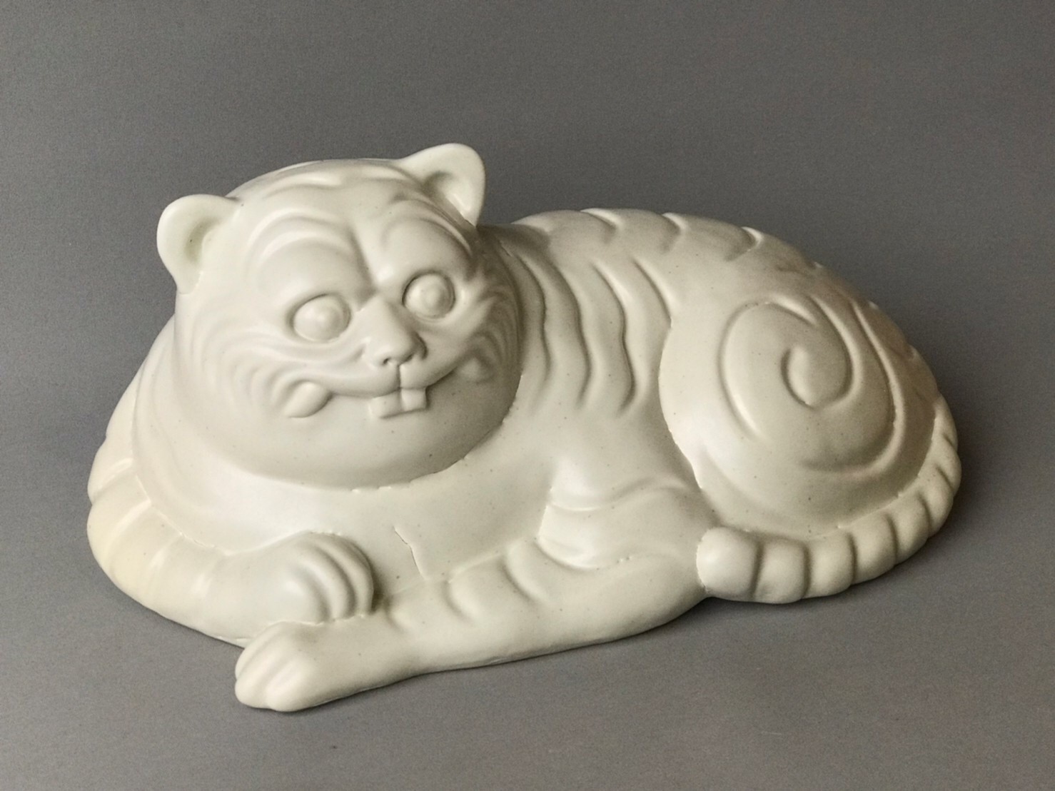 虎爺 Hu Yeh, 瓷土、釉料 Porcelain clay with Glaze, 45 X 30 X 20 cm, Edition : 6