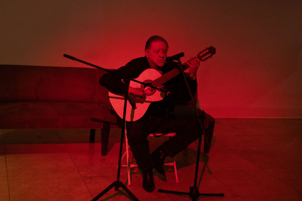 Walter Humala live in an acoustic set