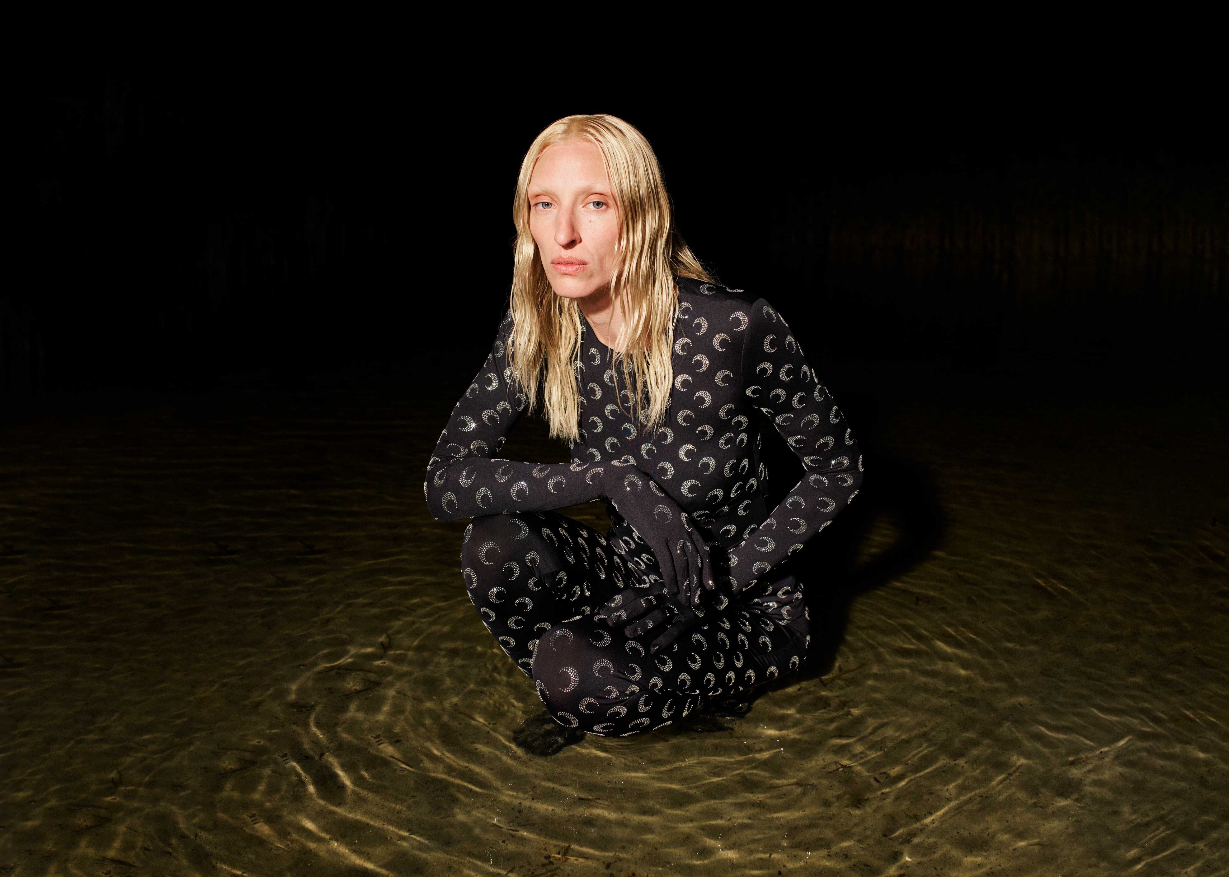  	27/43 	Marine Serre FW24 Photography: Roman Goebel