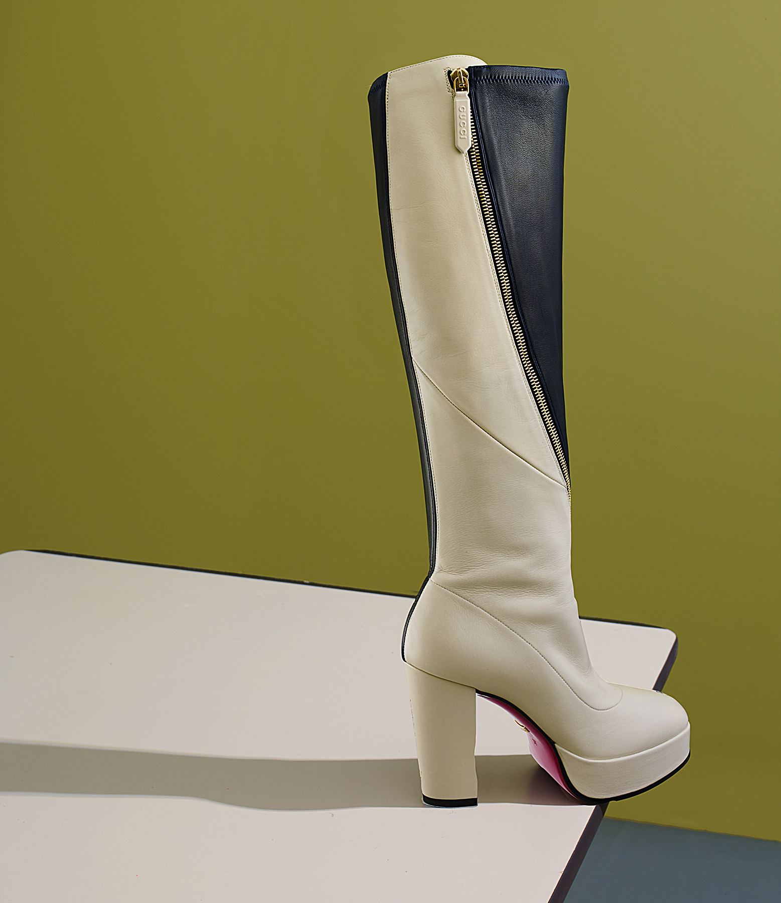 Barneys Shoe Story, 20172/3