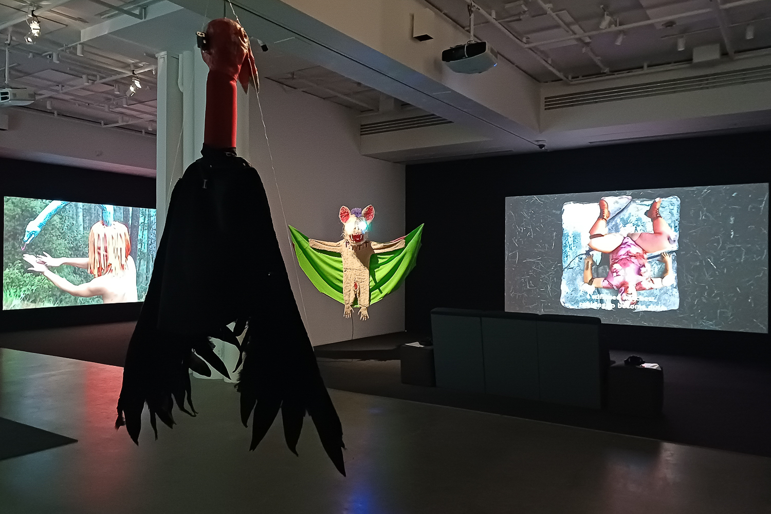 Naomi Rincón Gallardo. Agüeros. Masquerade for the End of Time, Galerie de l'UQAM (MOMENTA 2023). Photo : Ji-Yoon Han.