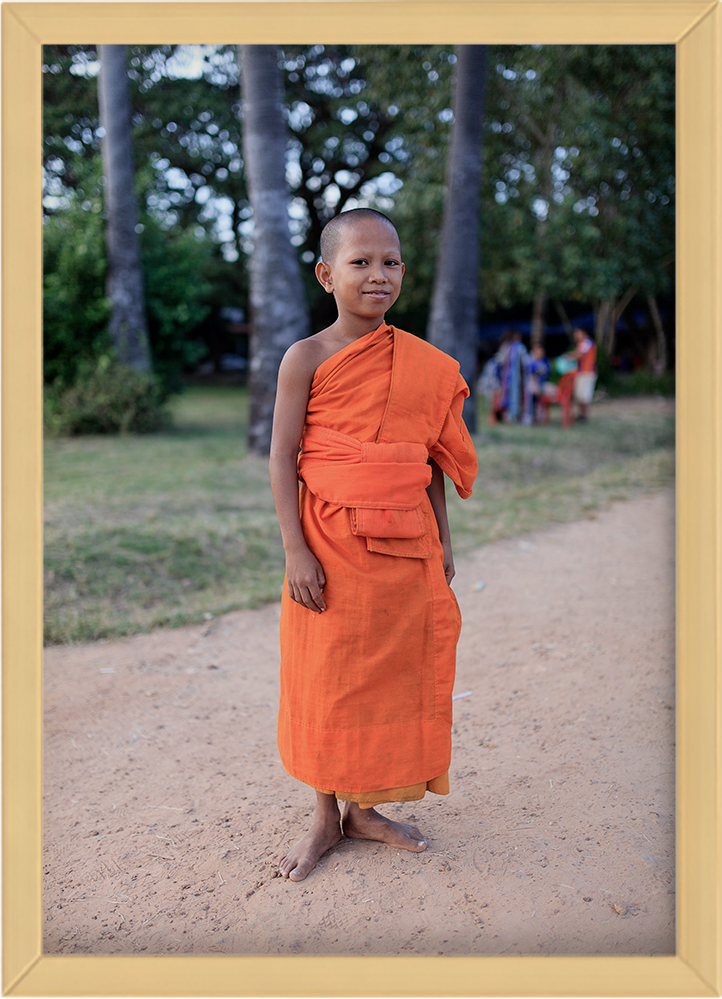 Fotografía impresa niño budista en templo Angkor, Camboya