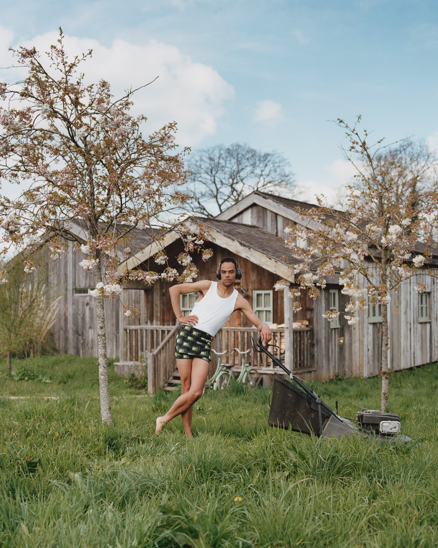 Raven Smith photographed by Toby Coulson