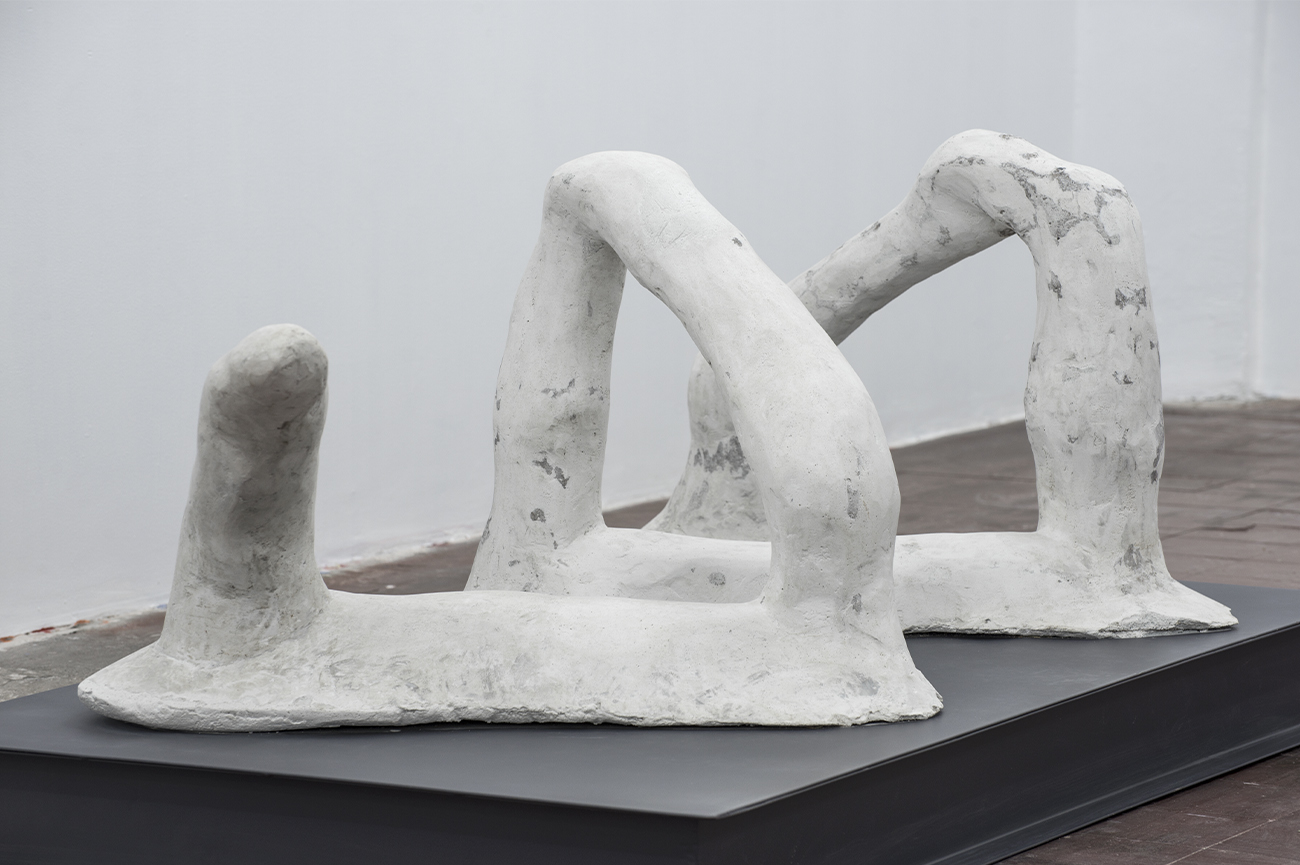 Francisca SánchezFigura 8 "Culebra", 2014Vaciado en hormigón armado93 x 176 x 60 cm