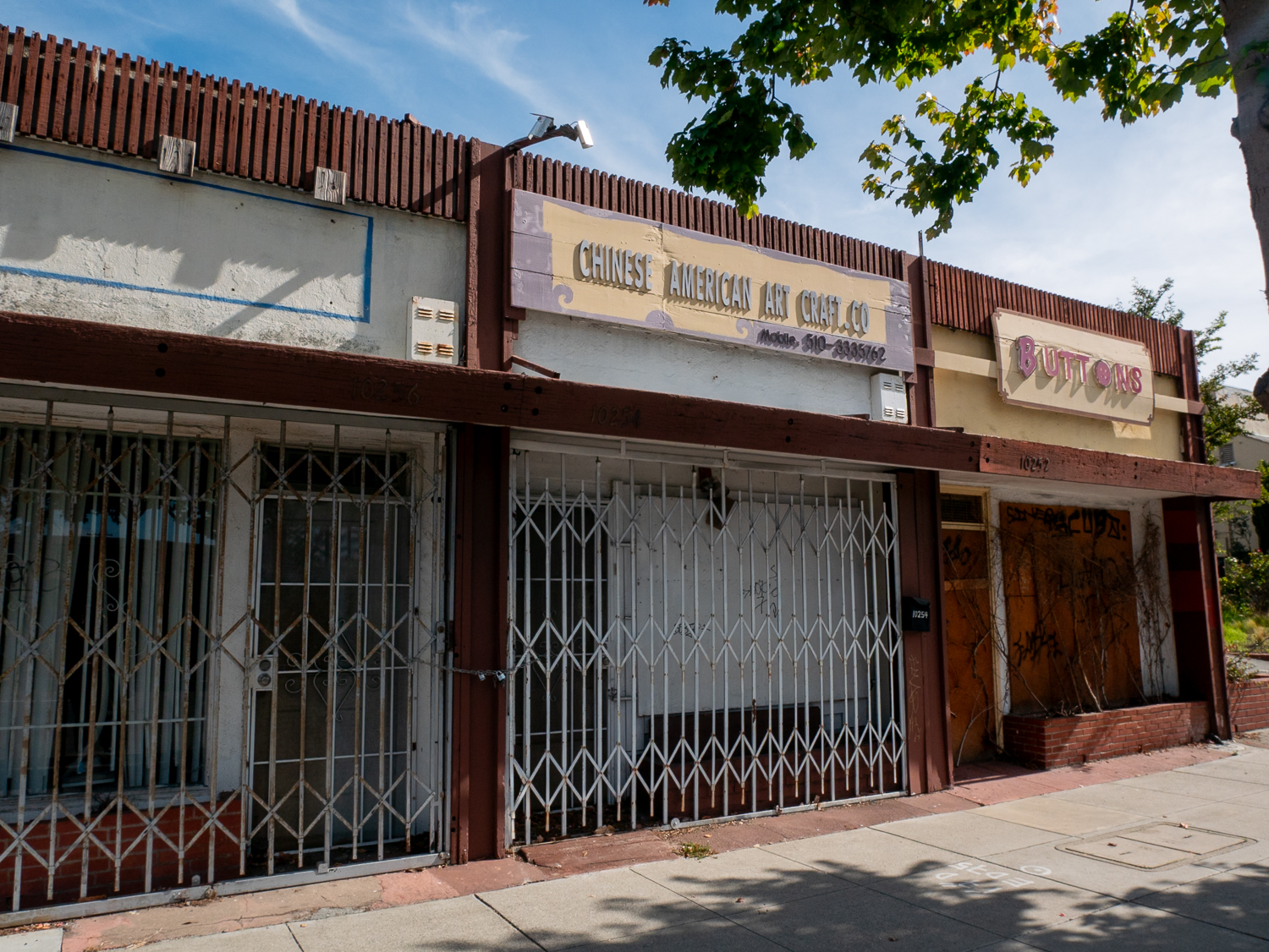 Exclusive Buttons, 10252 San Pablo Ave, El Cerrito CA