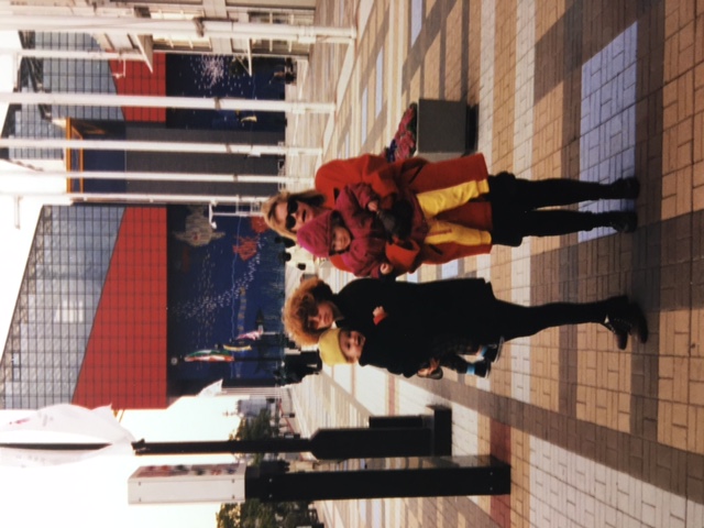 Osaka Aquarium (with Georgette Bienvenu & Barker kids) | Feb. 1995