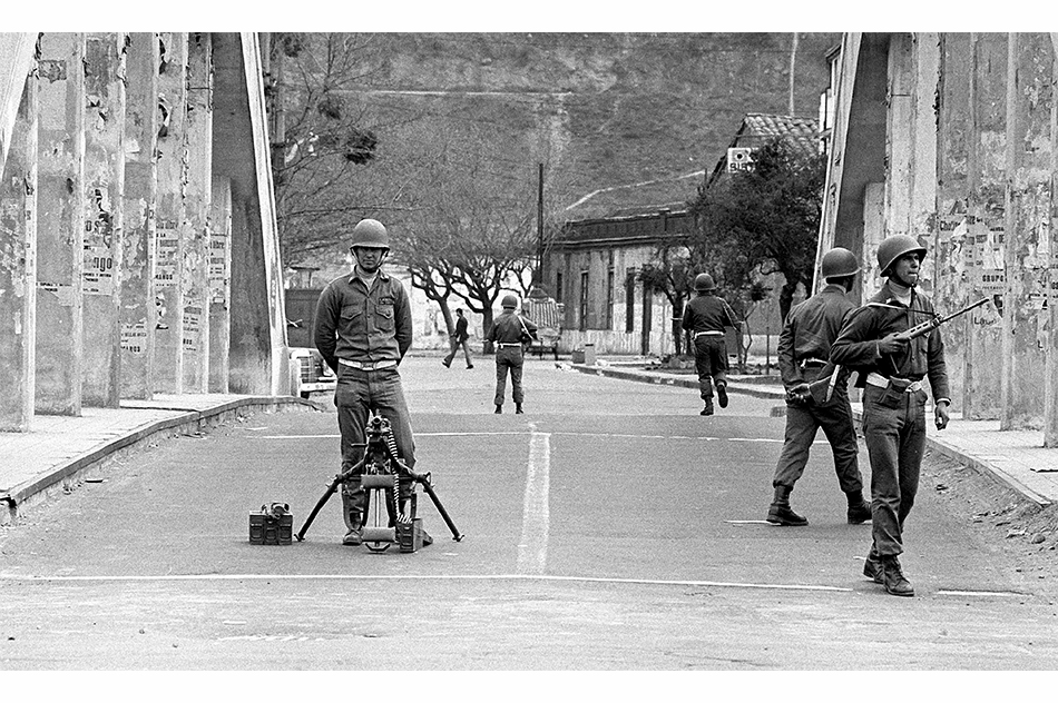 Marcelo MontecinoLa mañana del golpe, 1973Digital40 x 50 cm 