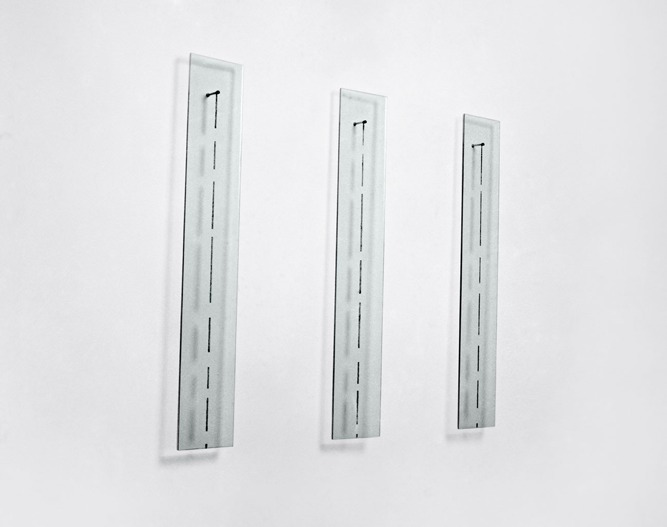 1990   I   untitled   I   glass and pigment   I   