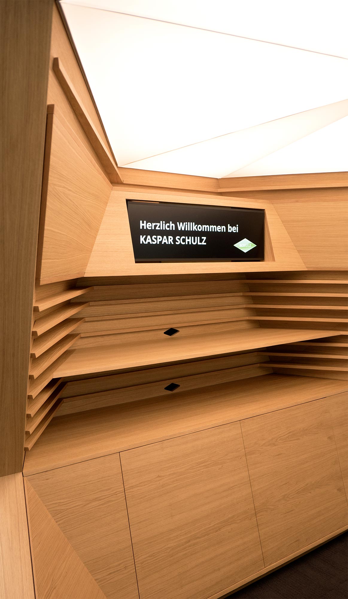 Kaspar SchulzReception Booth