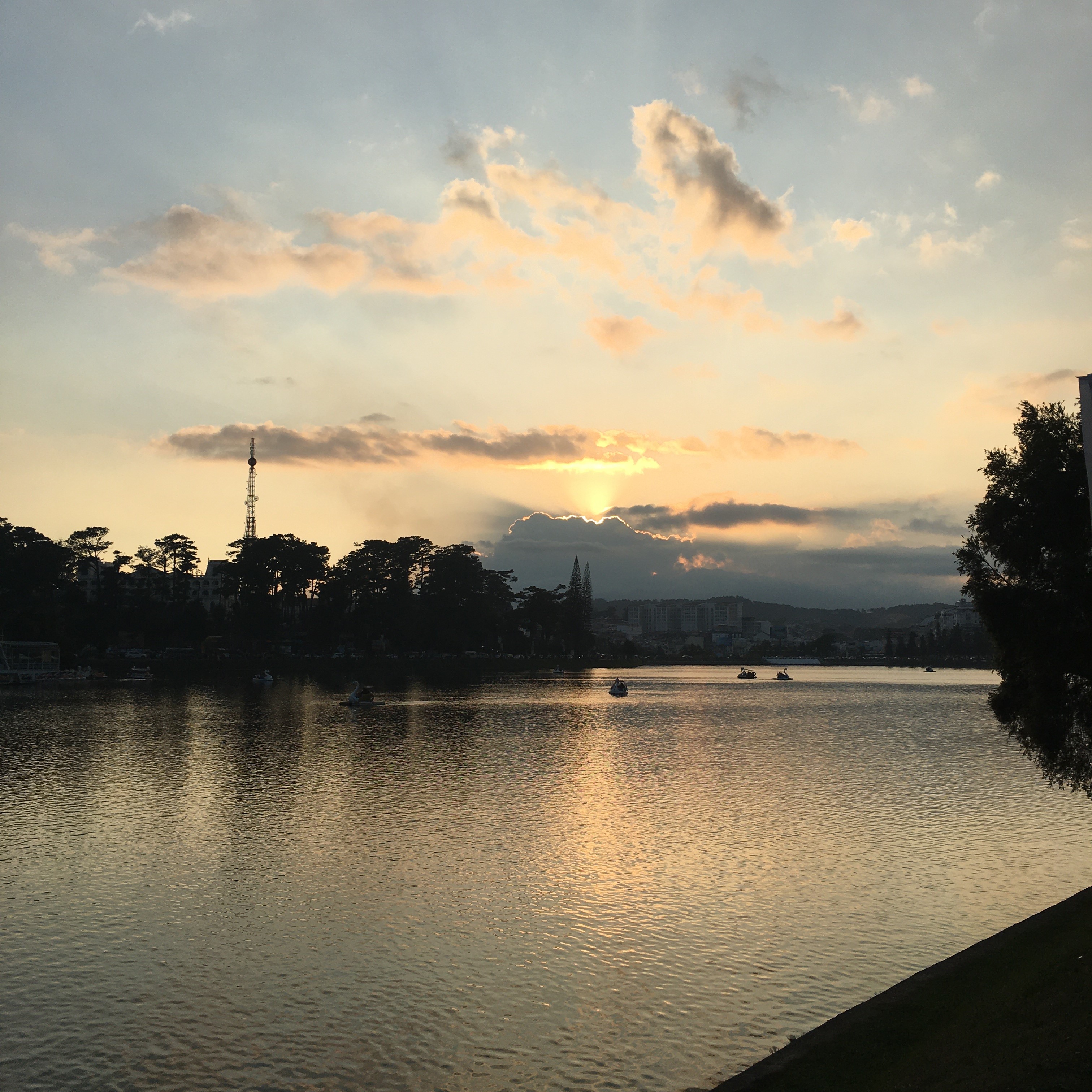 Sunset over Xuan Huong Lake, Da Lat (Photo: Patrick S. Ford)