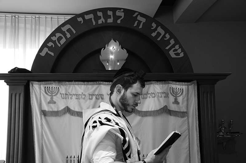 Die Version Davids, f&uuml;r die J&uuml;dischsein Lebenssinn ist. Tief verwurzelt, &uuml;berzeugt, getragen von Ritual und St&auml;rke.