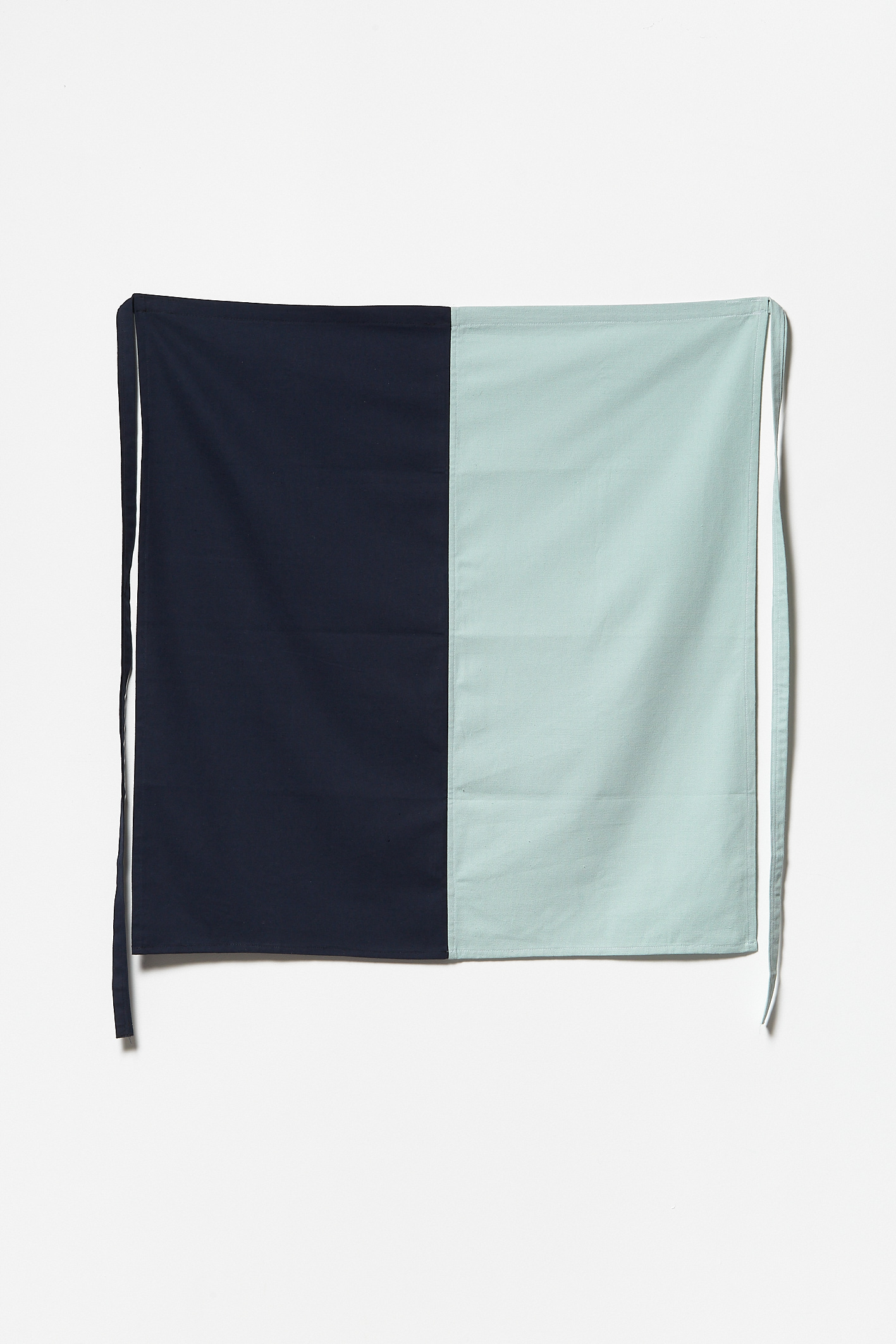 Gerard Kodde, Bicolored apron, 2019, Cotton fabric, 83 x 86 cm, From the collection of Jacqueline Stojanović