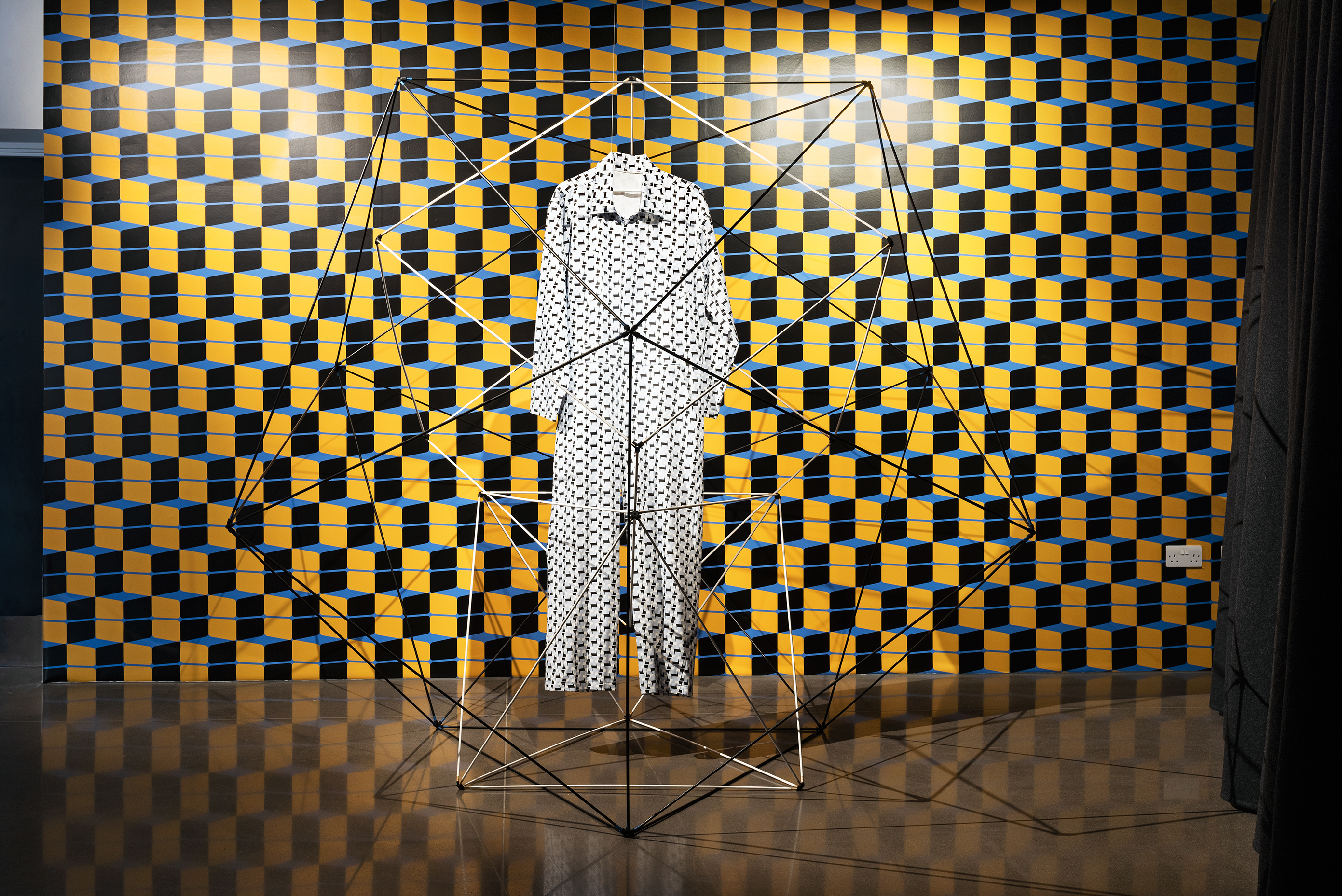 Look on me and be renewed 2018 Installation (dimensions variable)