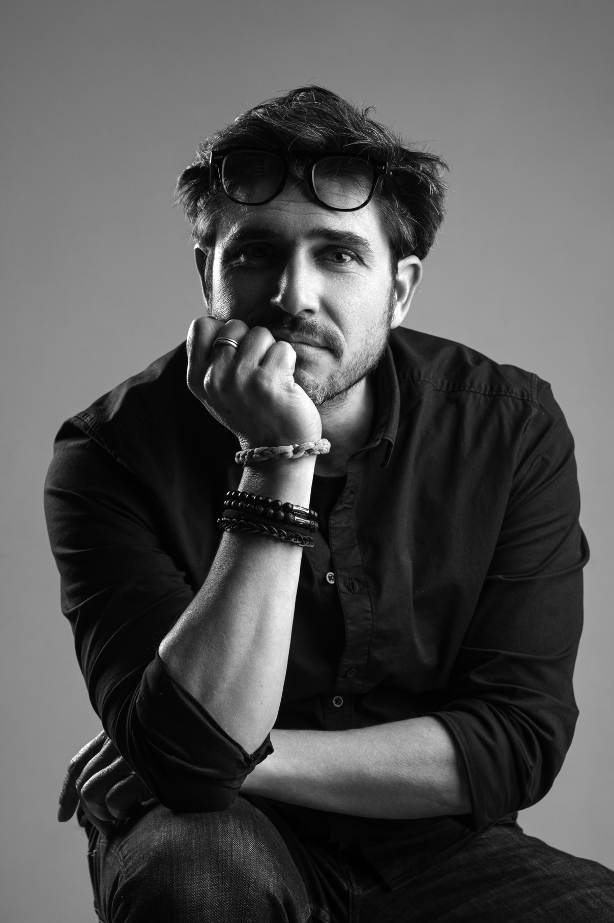 alt="Agent photographe production studio Paris Barbero"