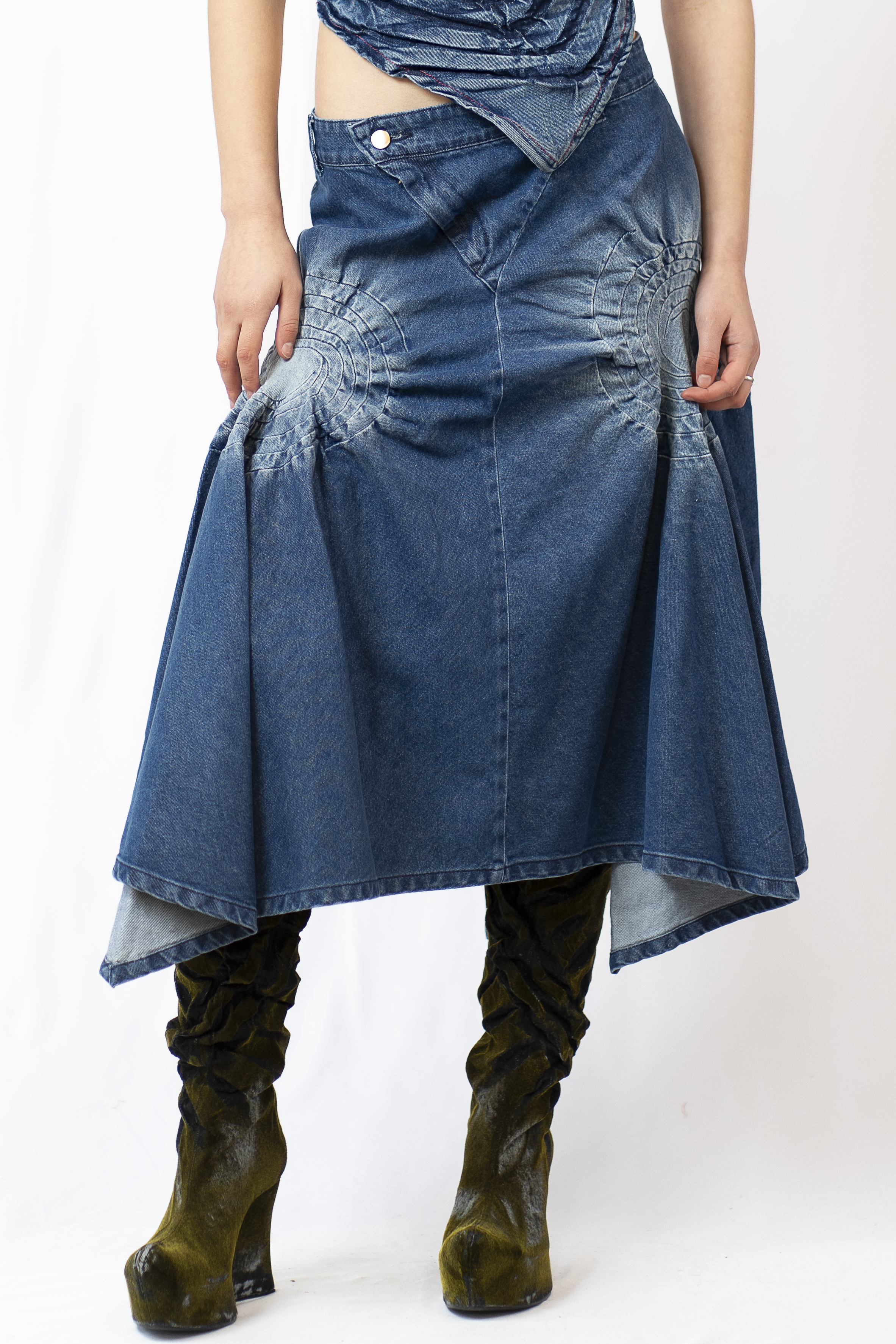 Low rise drift length skirt £480