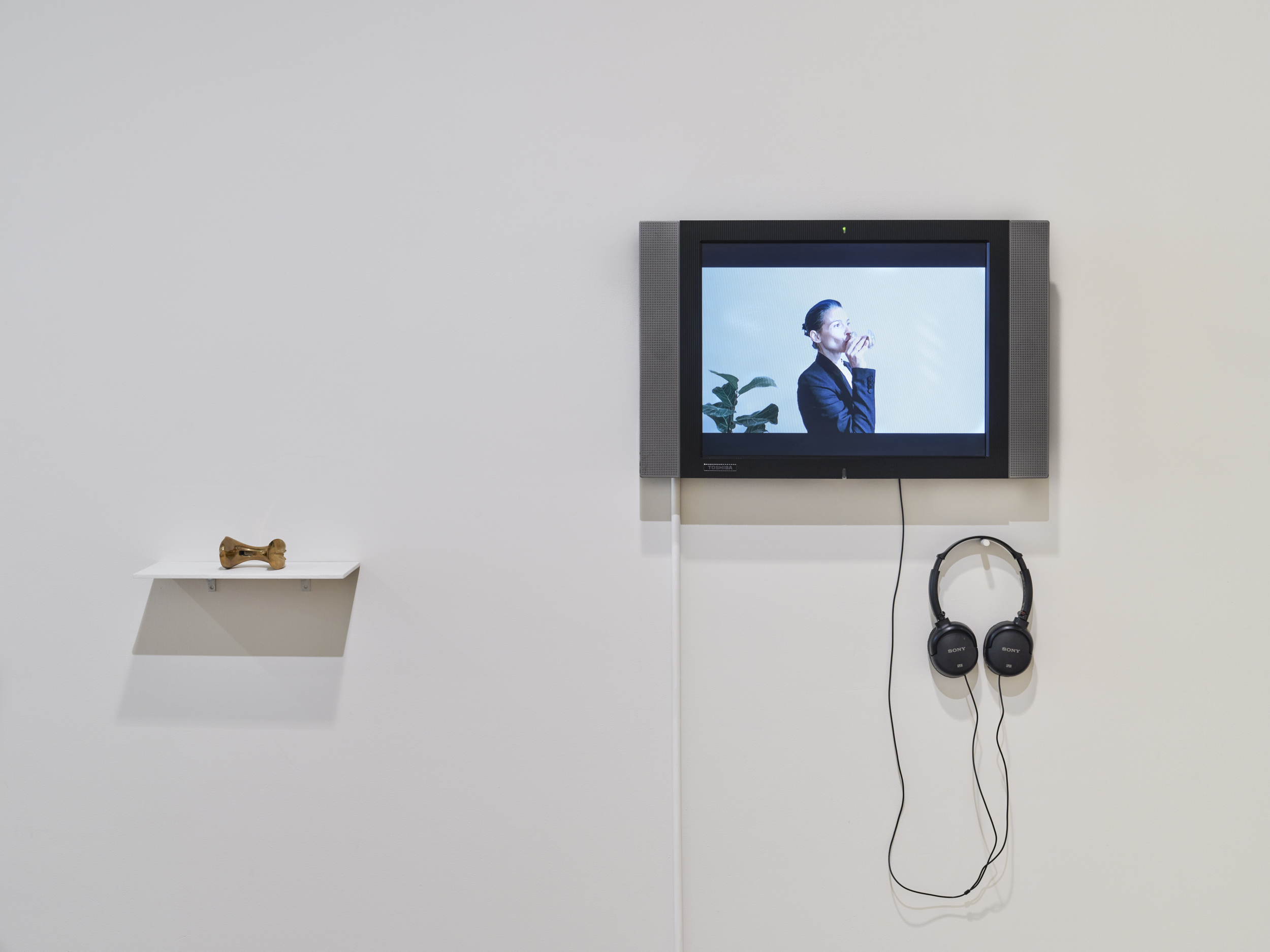 Ana Prvački, Syncope Whistle, 2019. Polished bronze, video, sculpture: 3 x 3.5 x 2 inches, video: 1 min 8 sec.Photo by Flaneurshan.studio