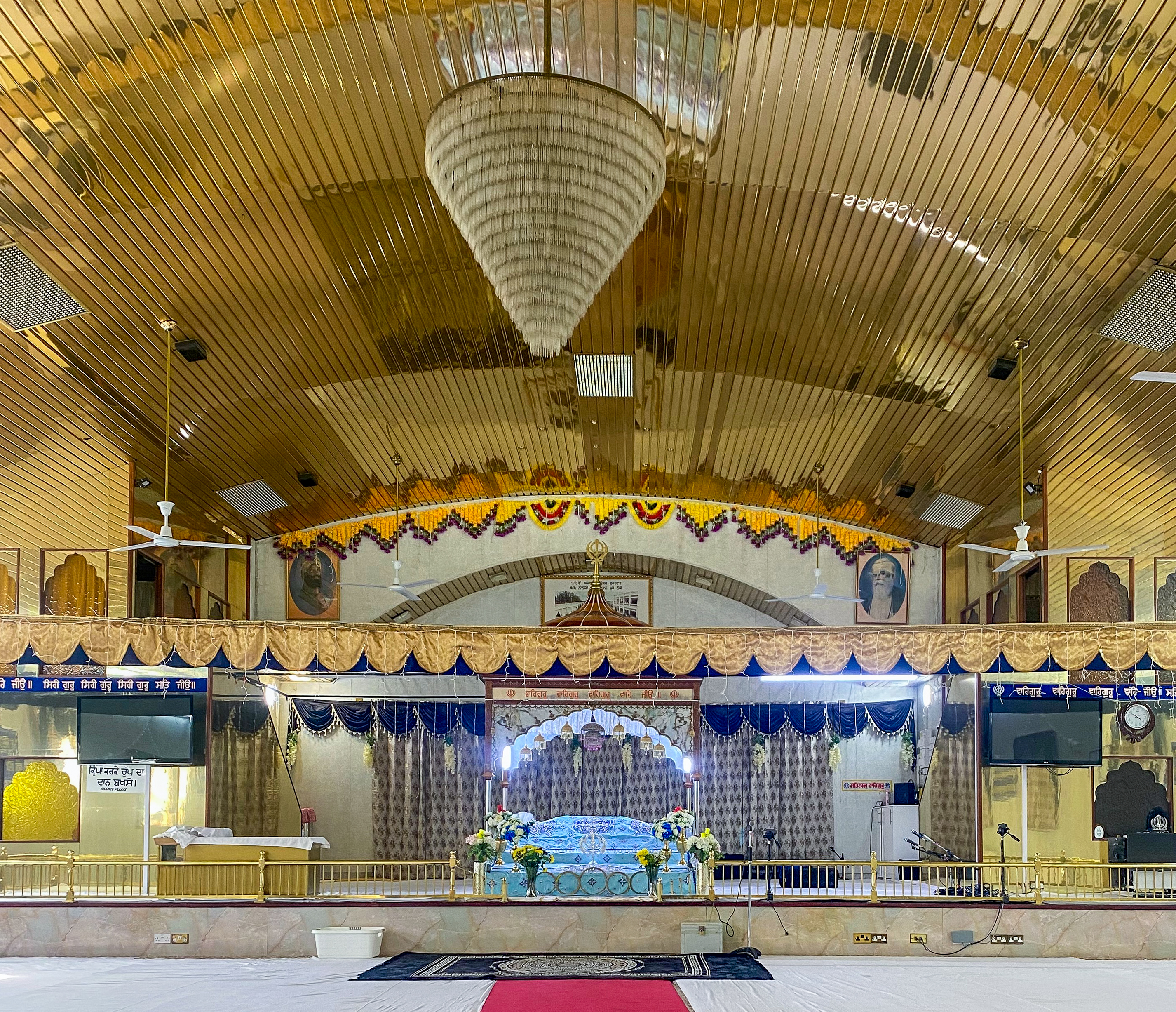 Auditorium Gurdwara Bebe Nanaki Temple, Former Rookery Picture House, 1914, Rookery Road, Birmingham. Photo credit: Sirj Photography
